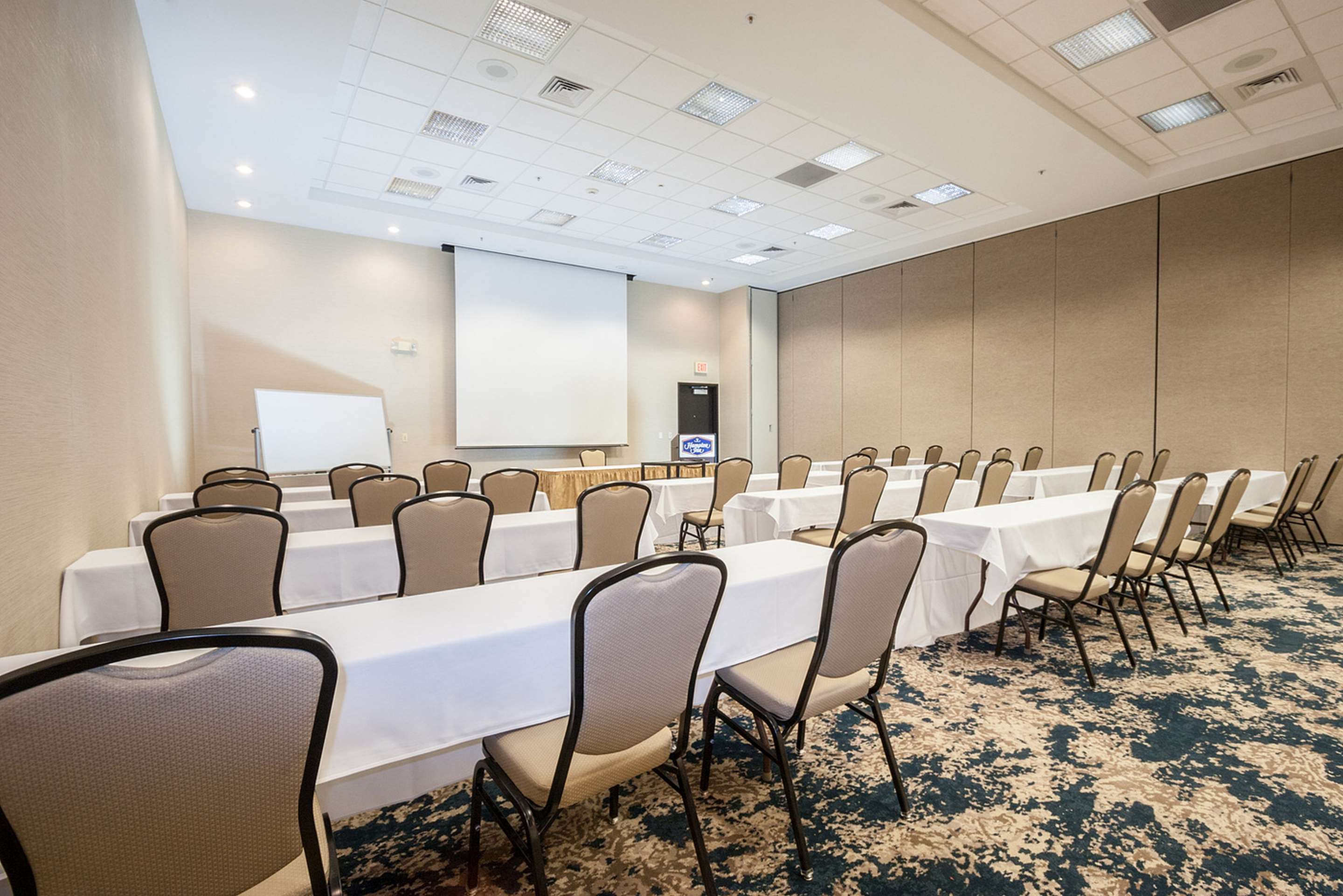 Meeting Room | Hampton Inn Great Falls