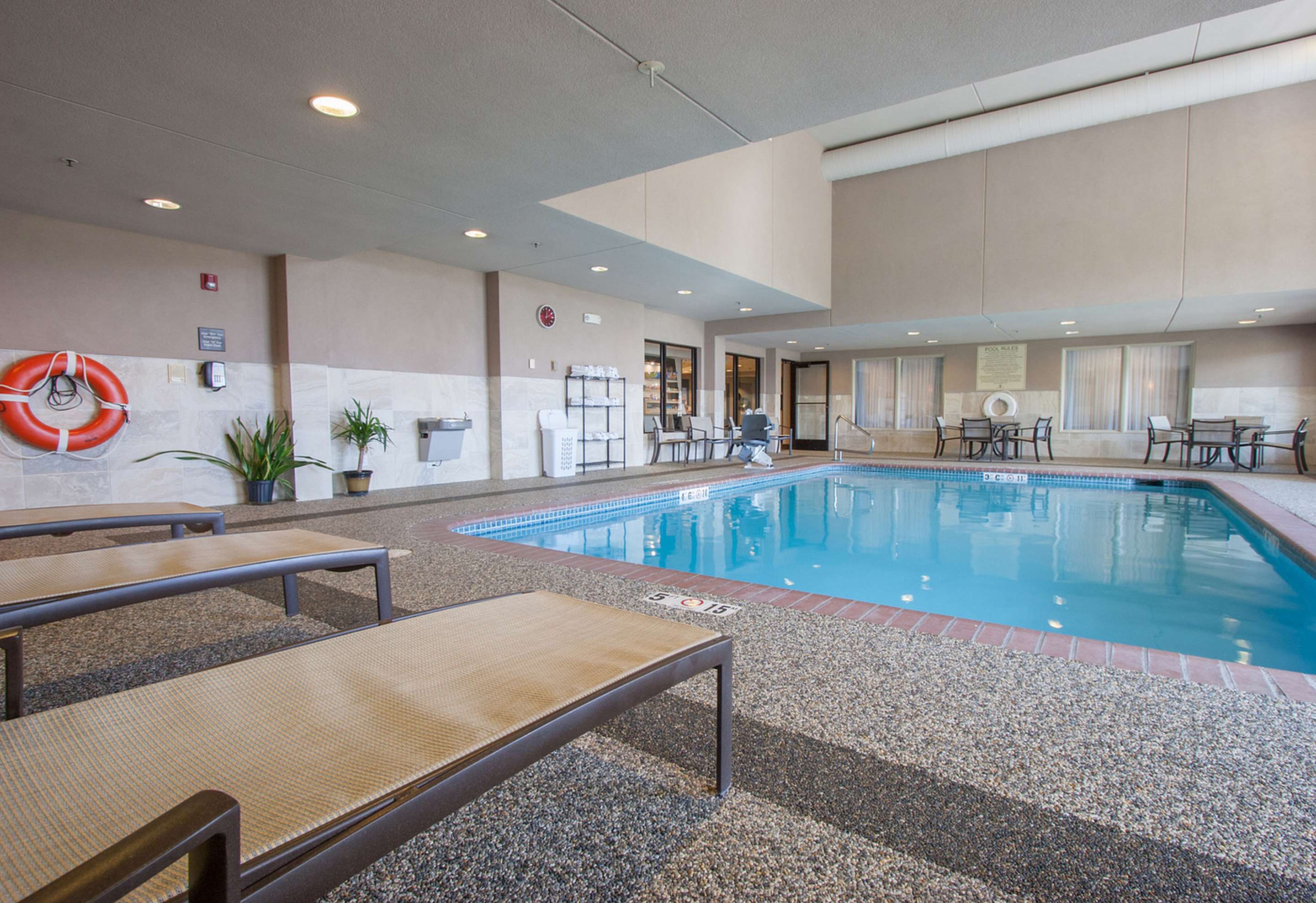 Pool | Hampton Inn Great Falls