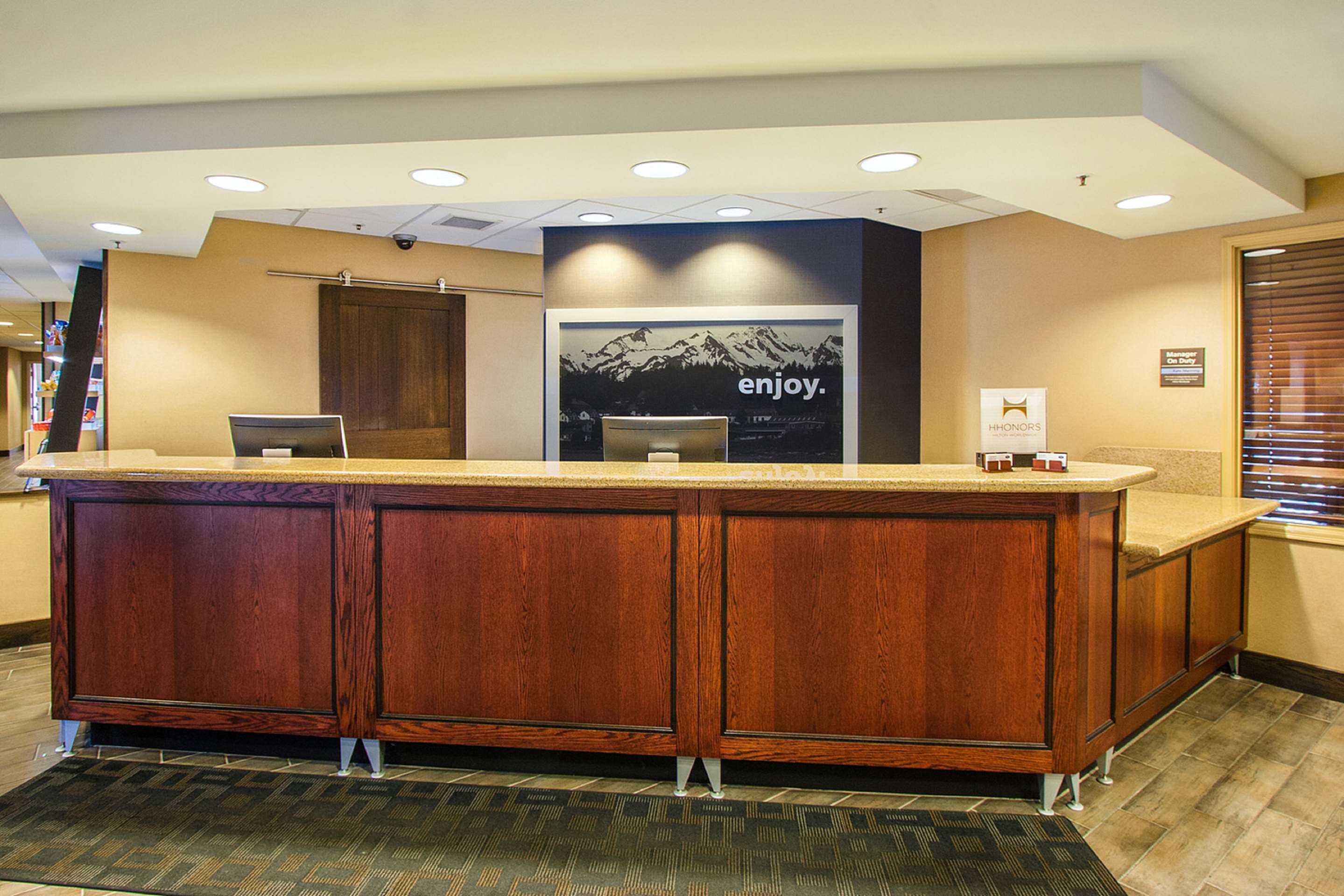 Reception | Hampton Inn Great Falls
