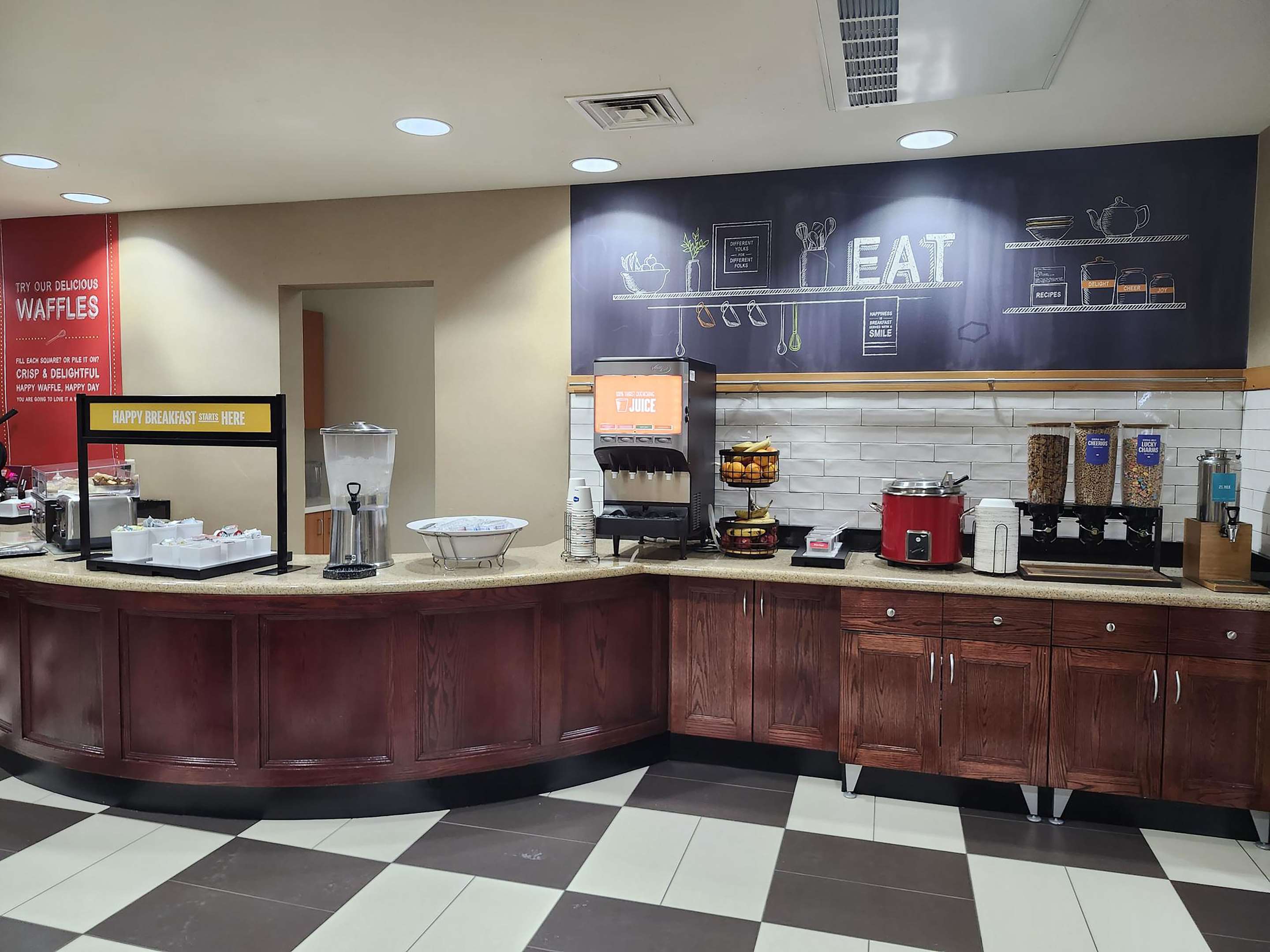 Breakfast Area | Hampton Inn Great Falls