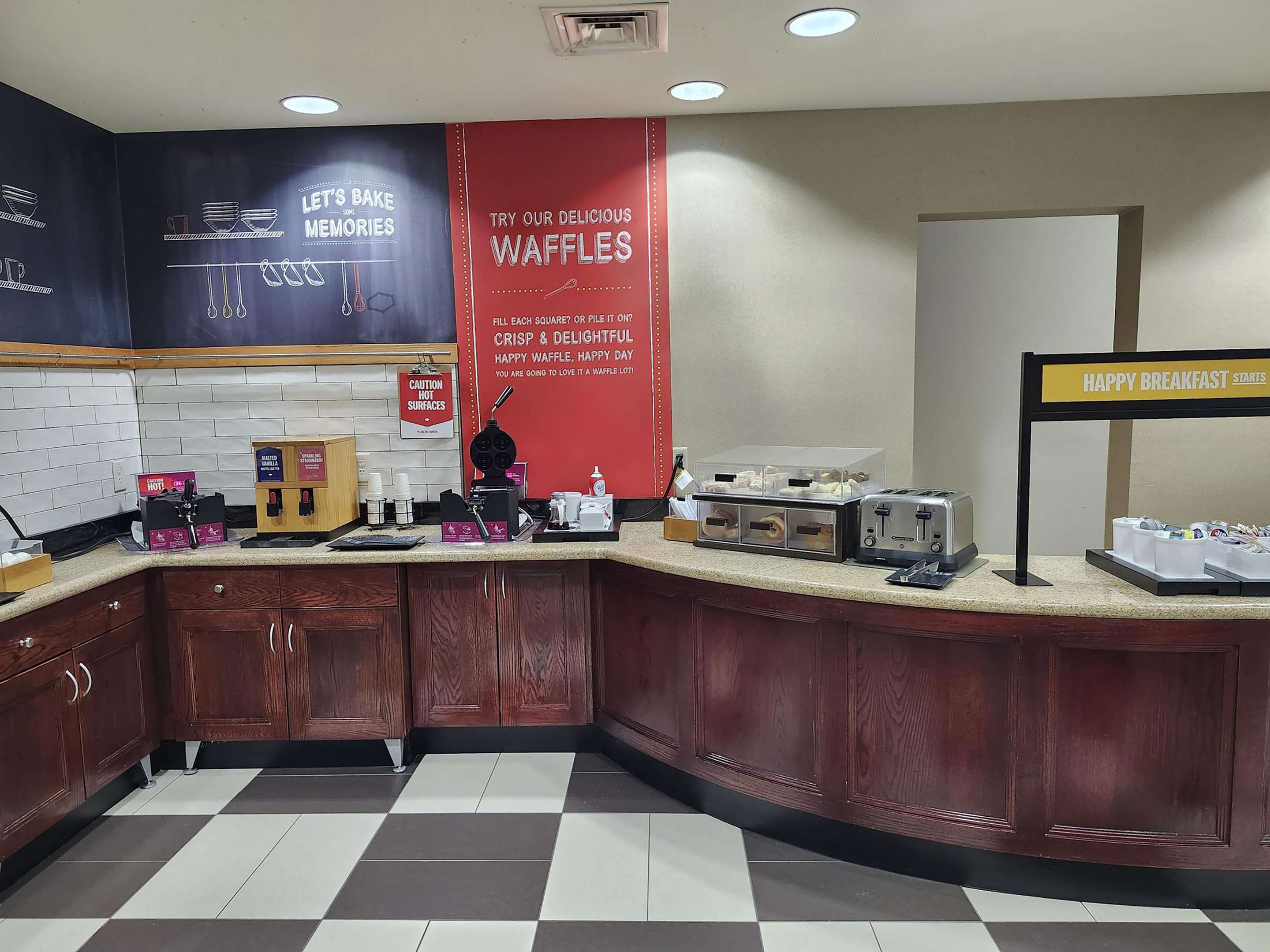 Breakfast Area | Hampton Inn Great Falls