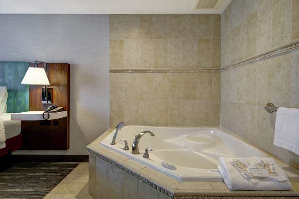  - Hampton Inn & Suites Guelph