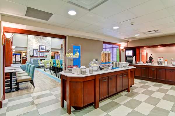 Restaurant - Hampton Inn & Suites Guelph