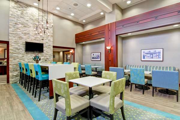 Restaurant - Hampton Inn & Suites Guelph