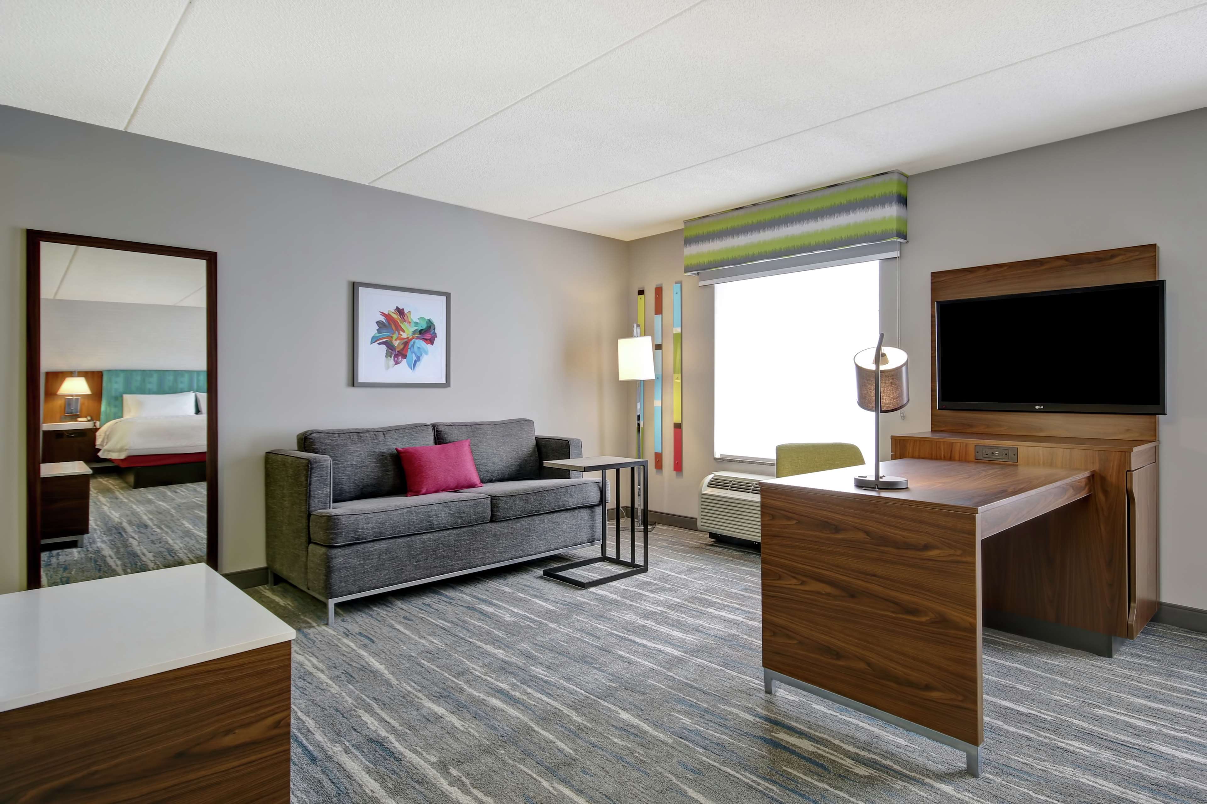 Hampton Inn & Suites by Hilton - Guelph Room Type - 1RM SUITE KING SPEC  NSMKG