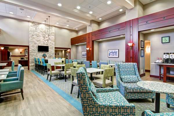 Bar - Hampton Inn & Suites Guelph