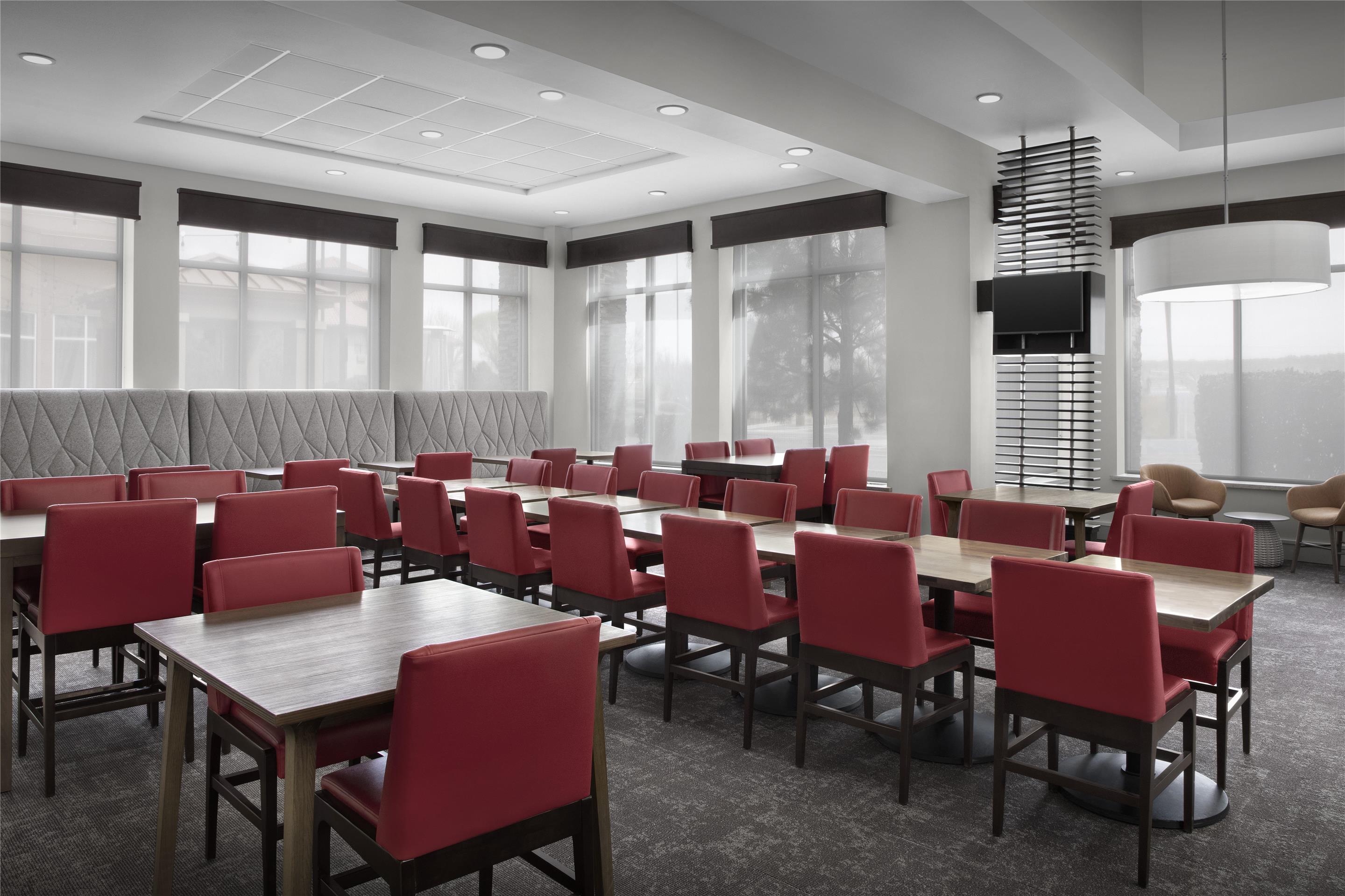 Restaurant | Hilton Garden Inn Gallup