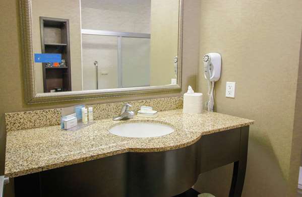  - Hampton Inn & Suites Flowery Branch