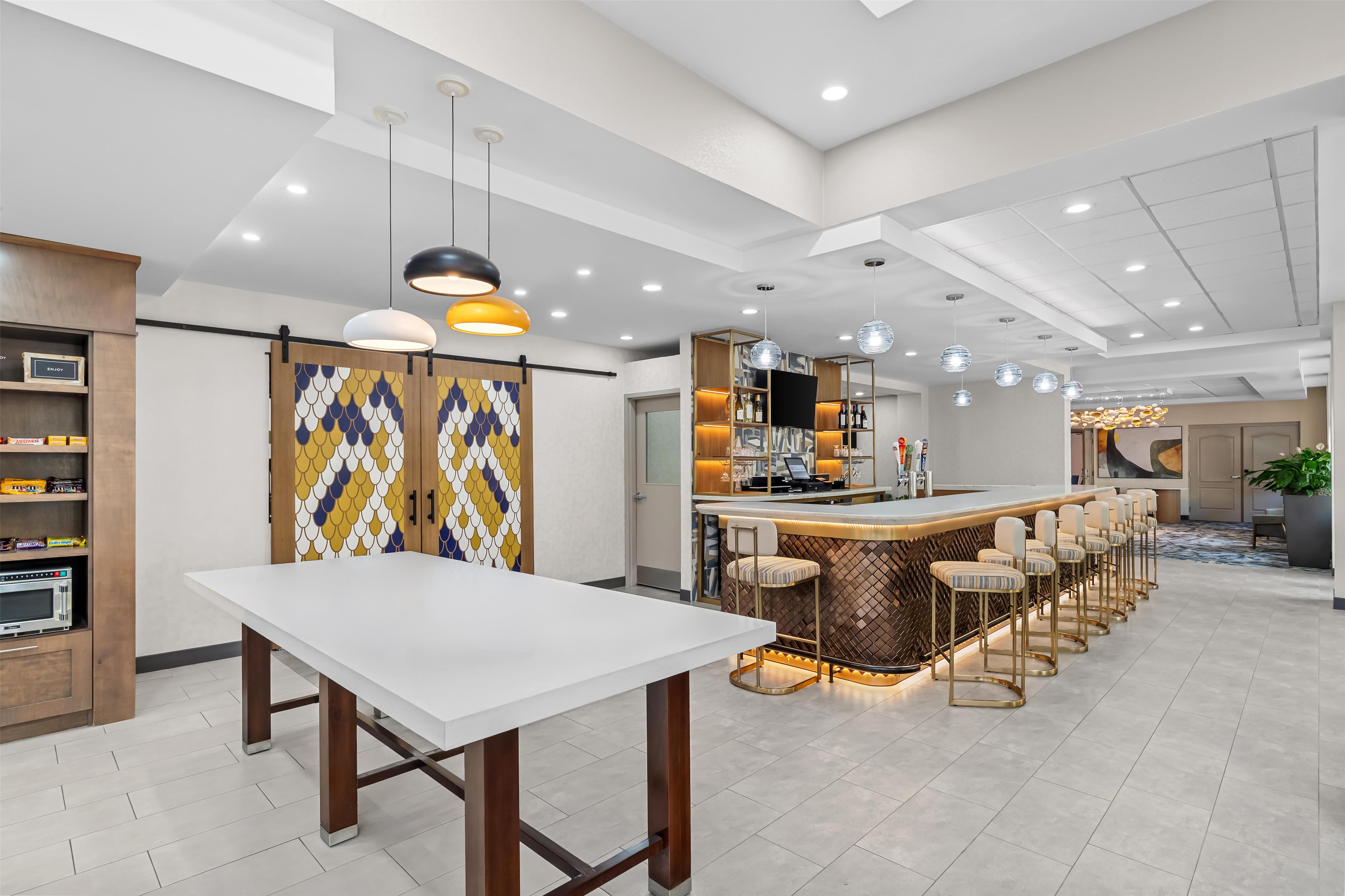 Breakfast Area | Hilton Garden Inn Gainesville