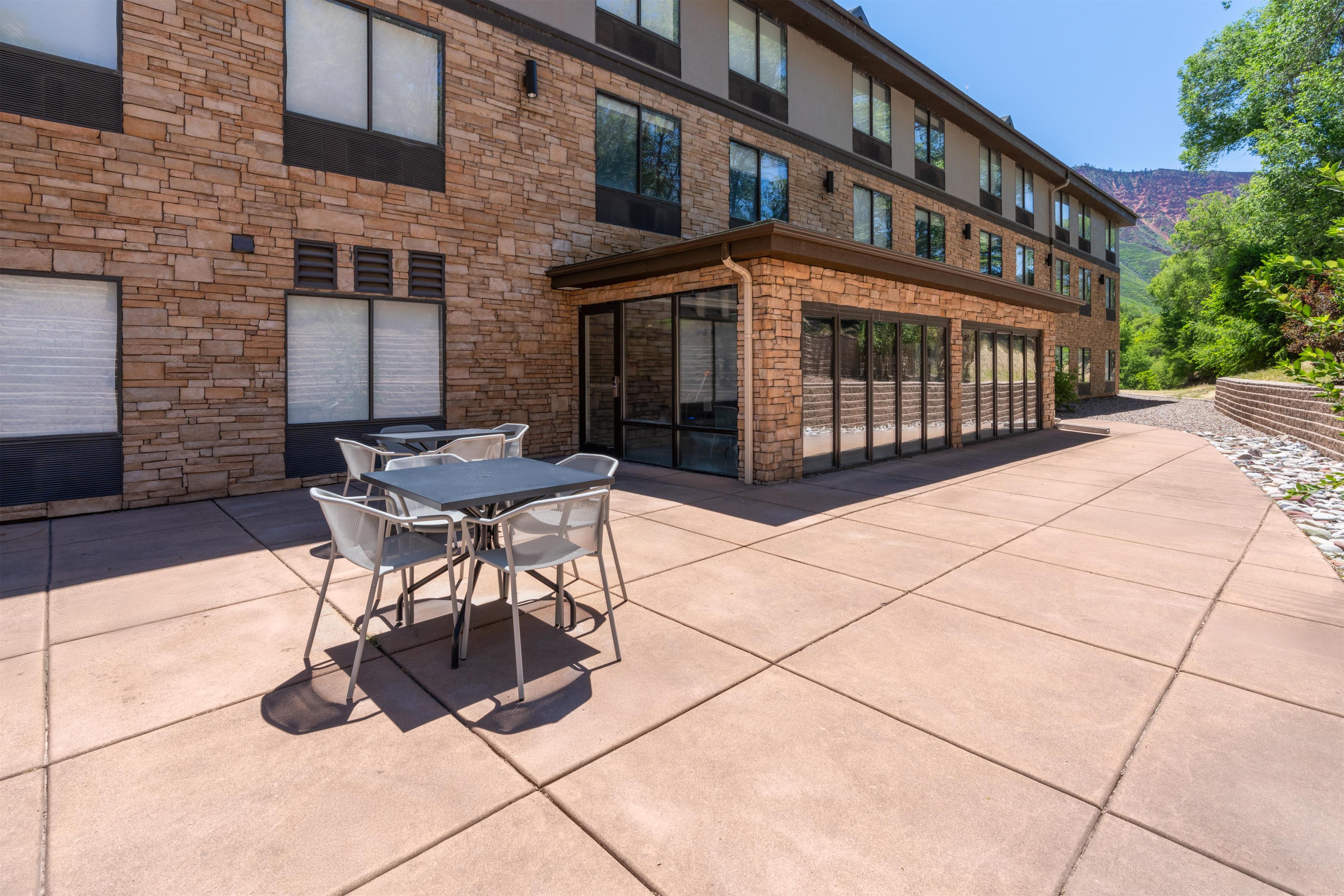 Exterior | Hampton Inn Glenwood Springs