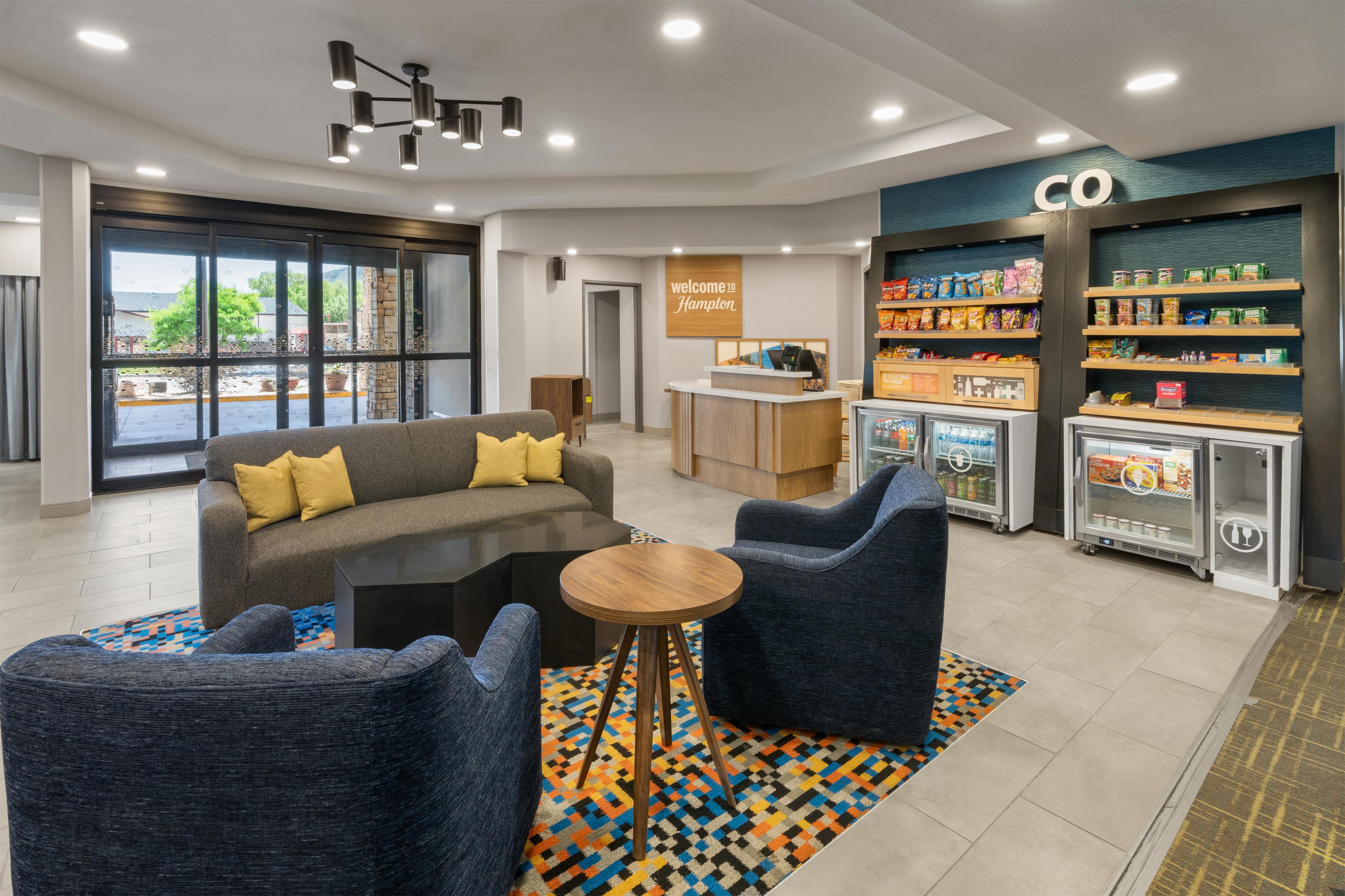 Lobby | Hampton Inn Glenwood Springs