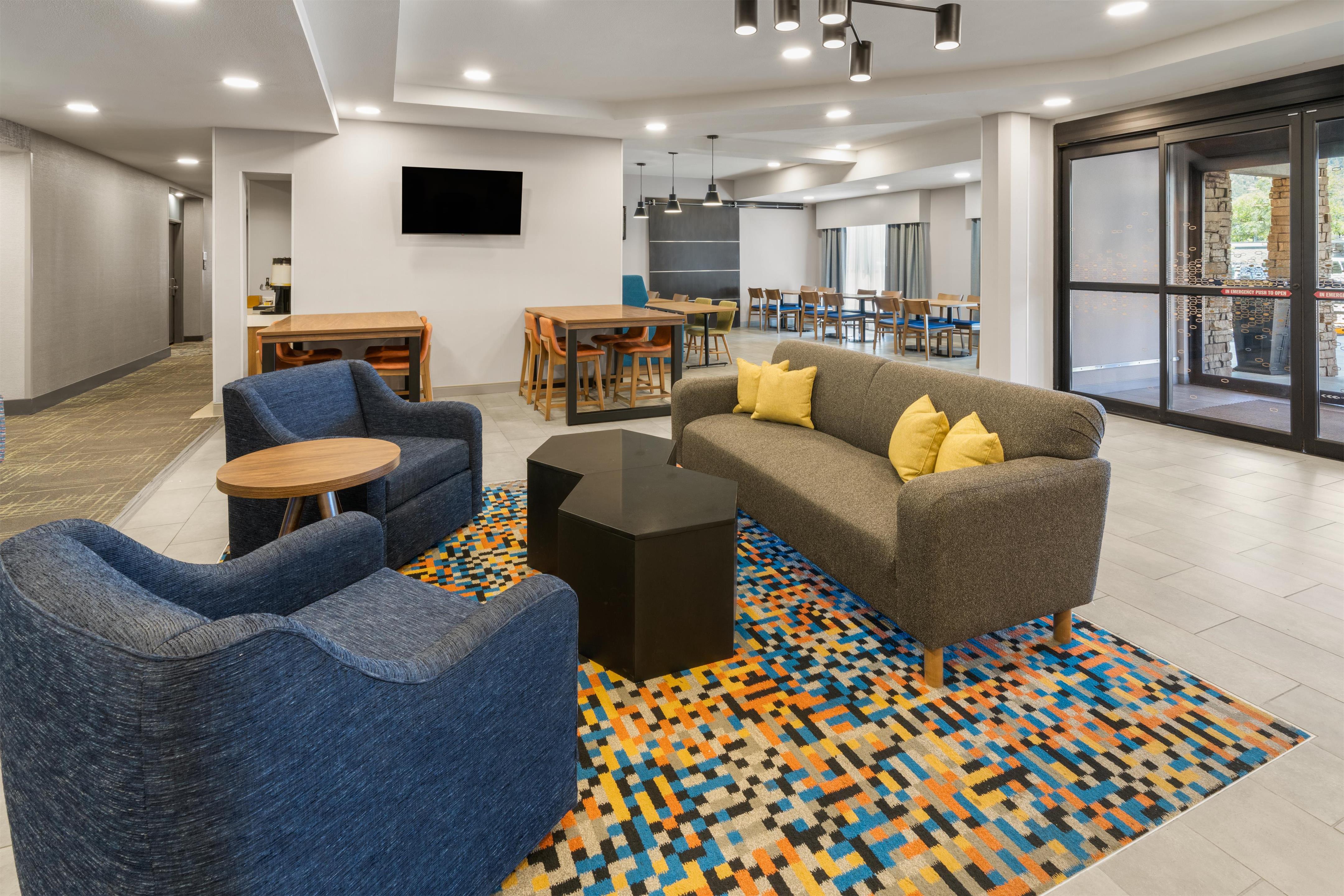 Lobby | Hampton Inn Glenwood Springs