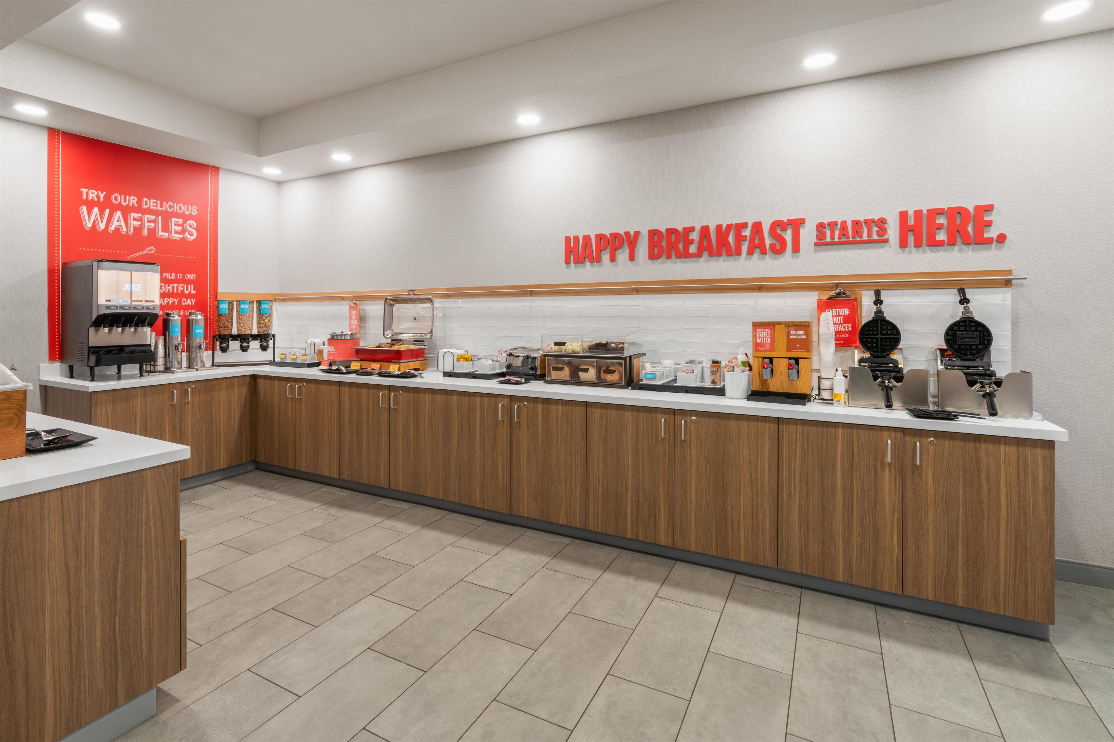 Breakfast Area | Hampton Inn Glenwood Springs