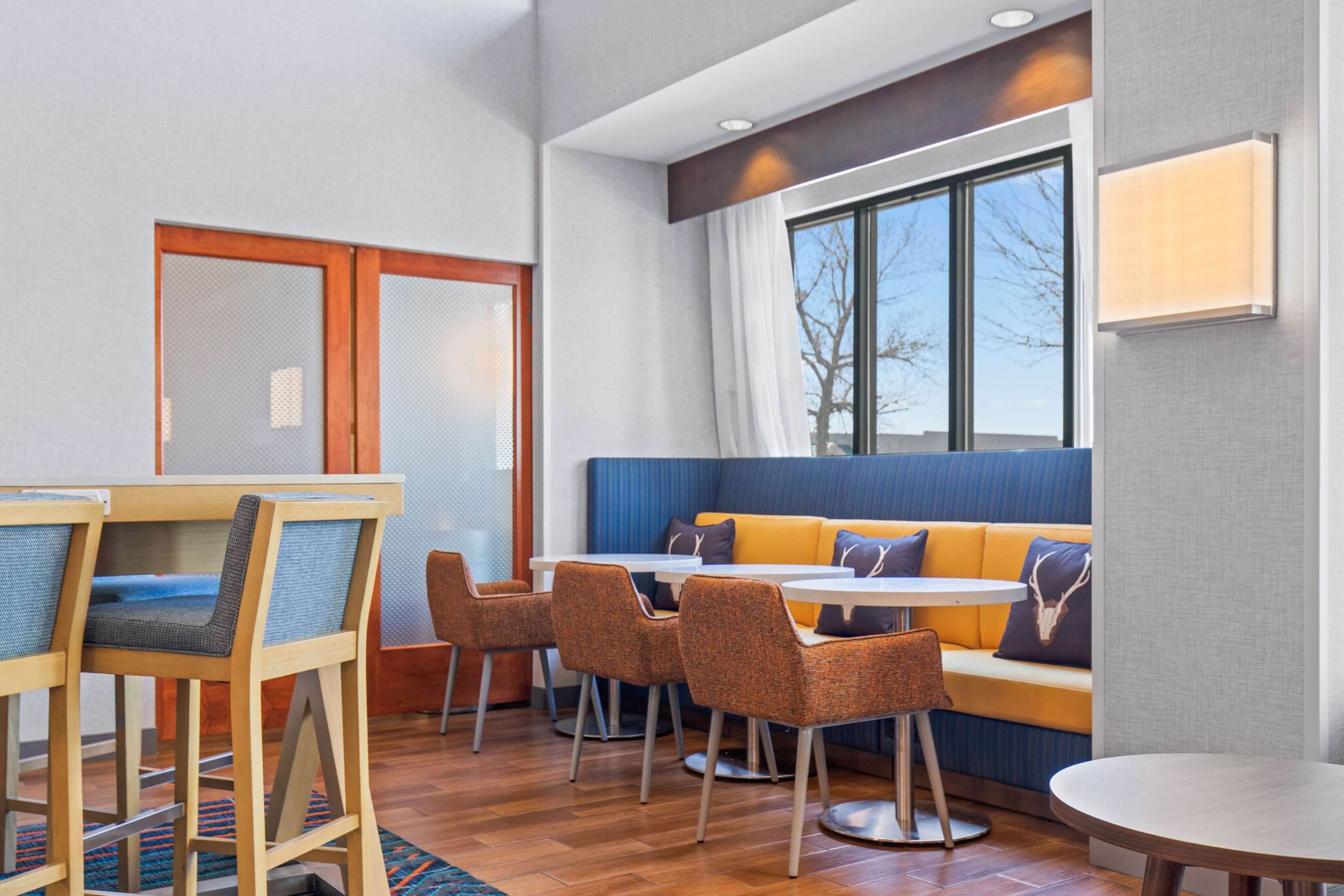 Lobby | Hampton Inn & Suites Greeley