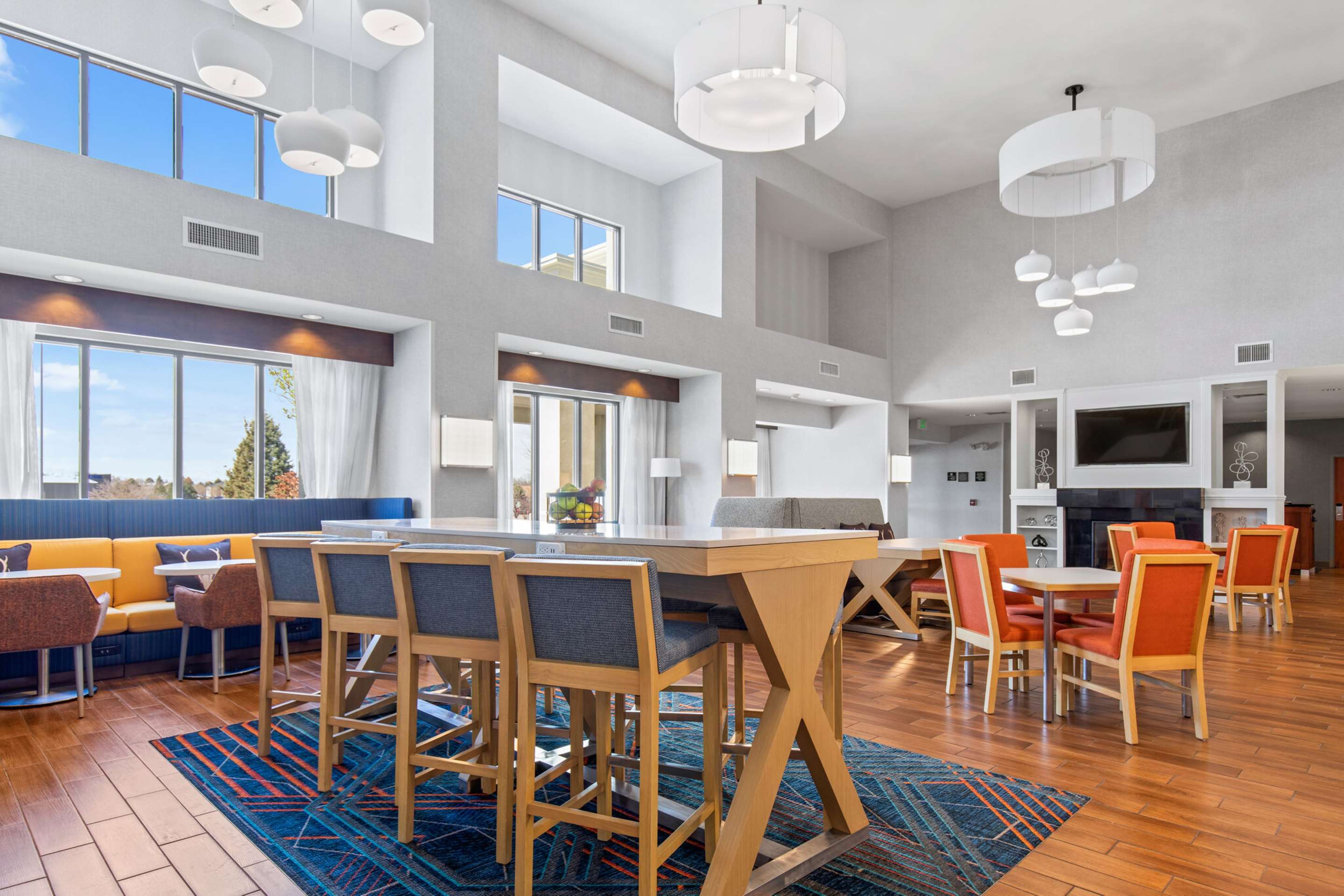 Lobby | Hampton Inn & Suites Greeley