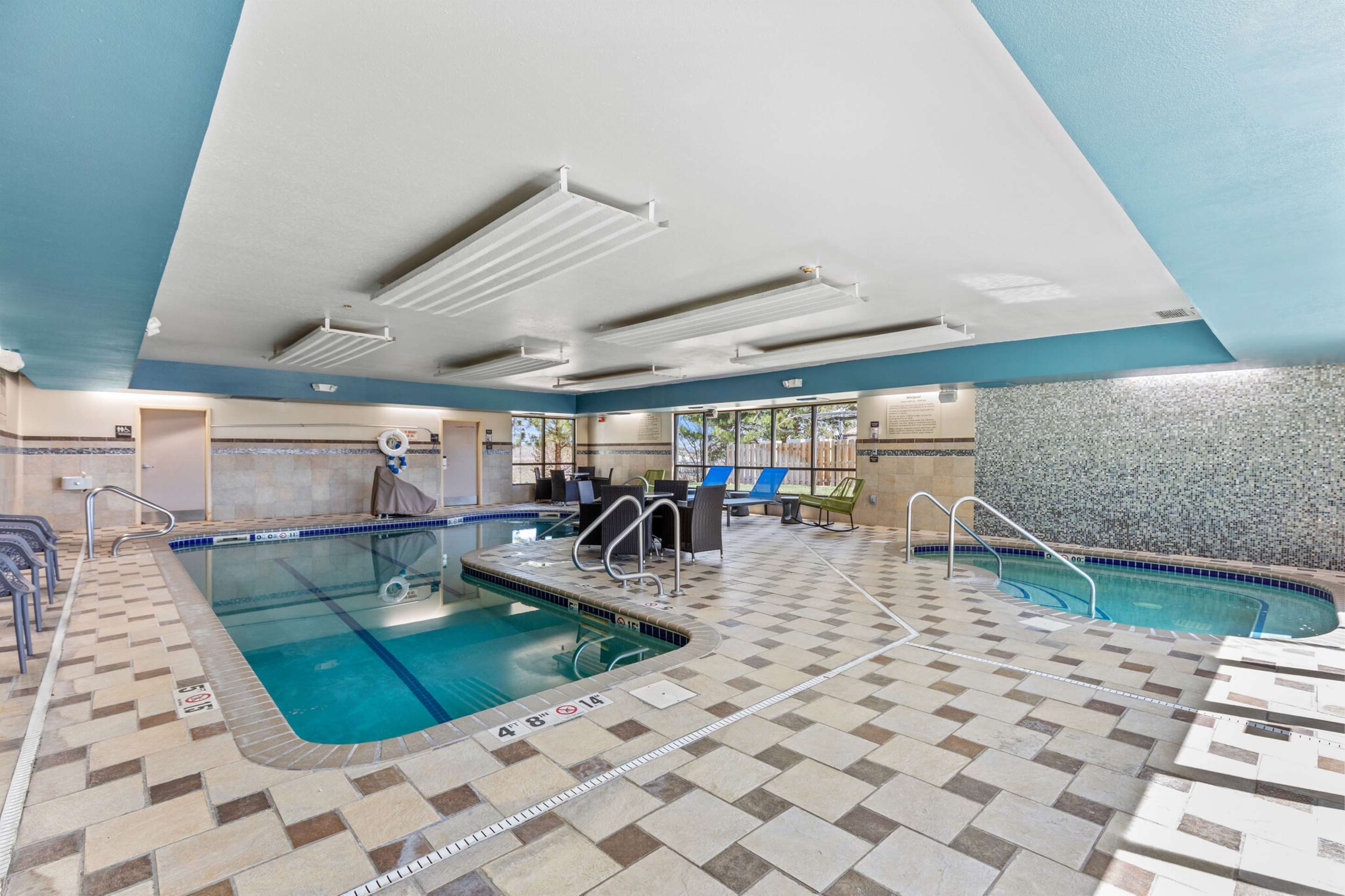 Pool | Hampton Inn & Suites Greeley