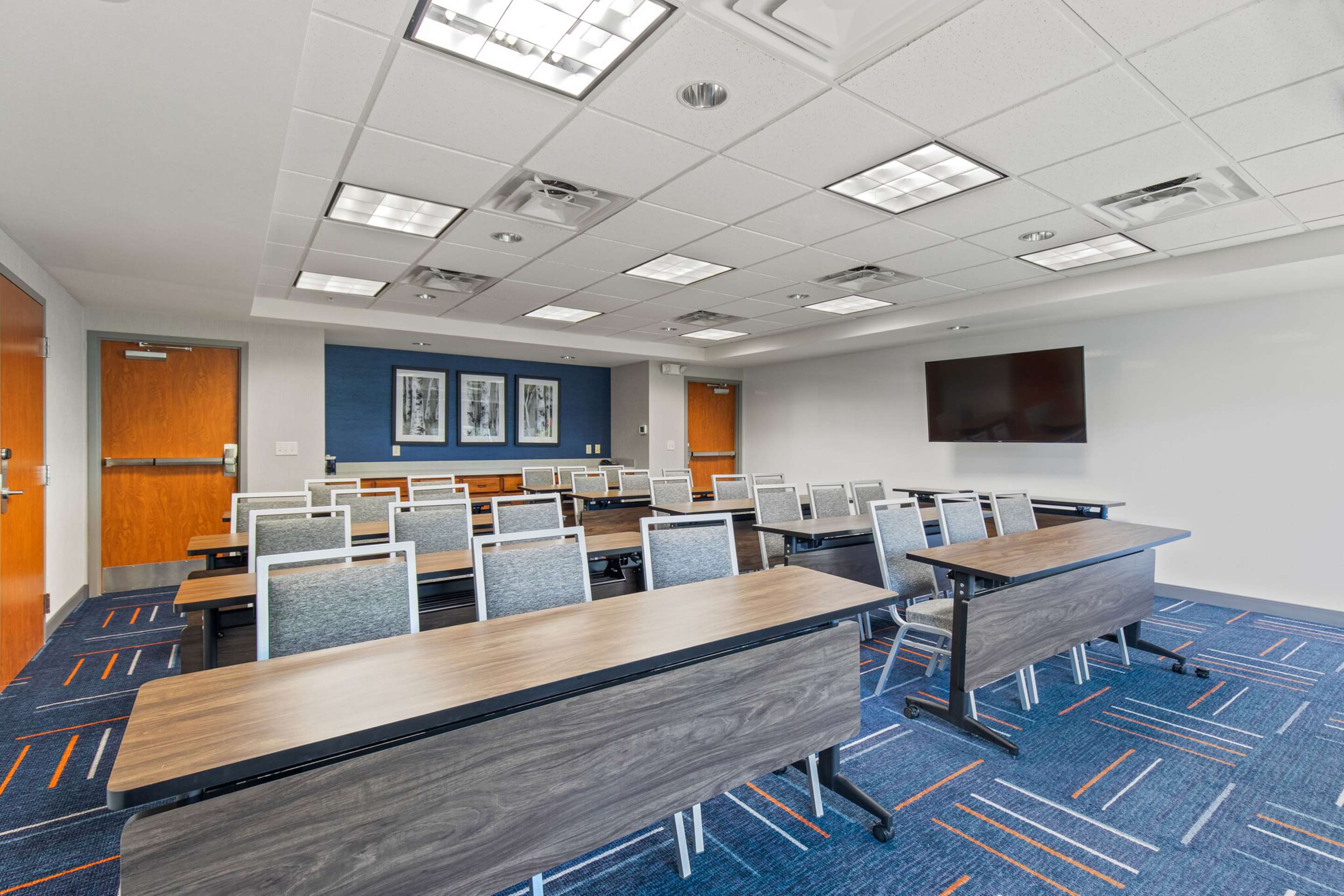 Meeting Room | Hampton Inn & Suites Greeley