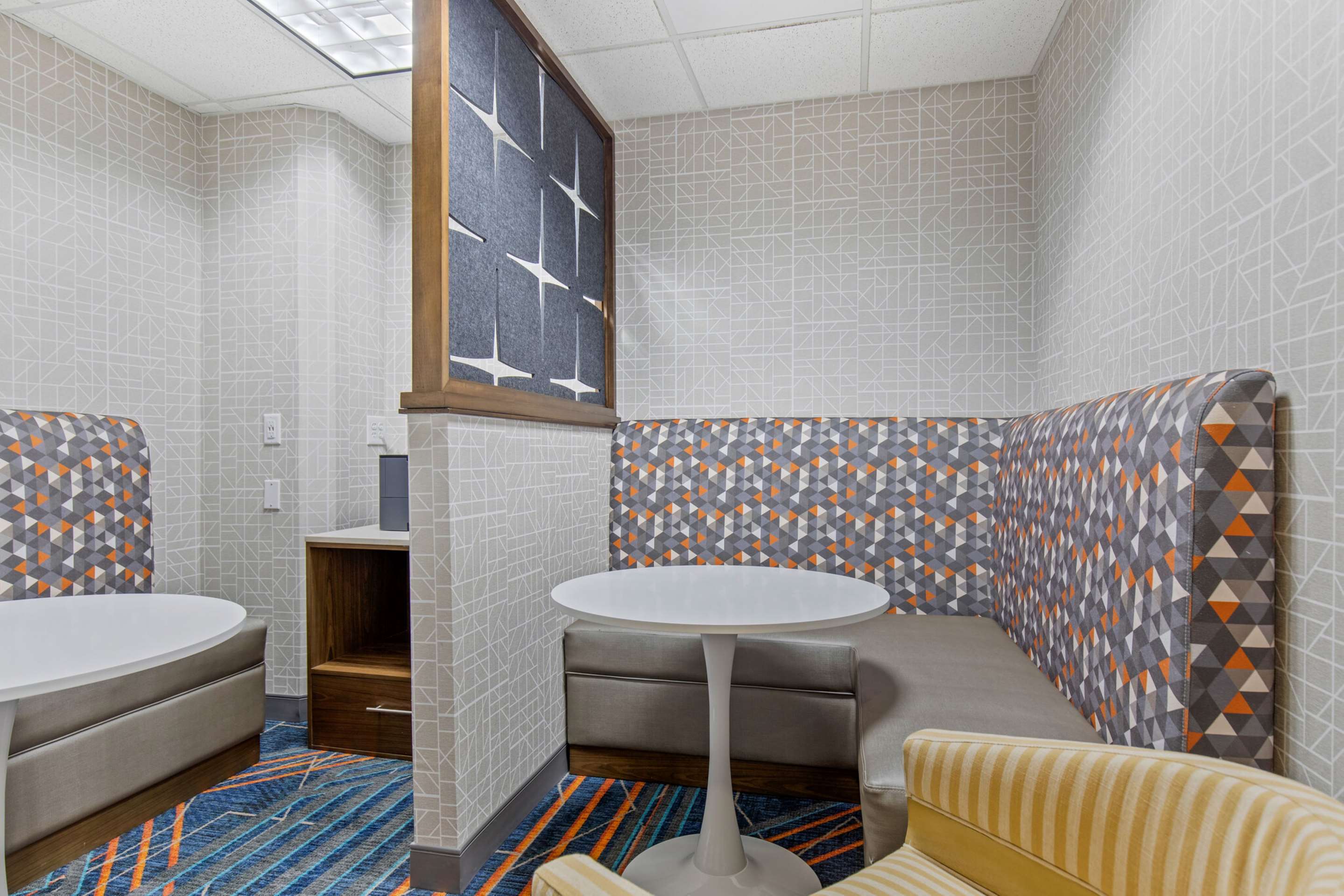 Business Center | Hampton Inn & Suites Greeley