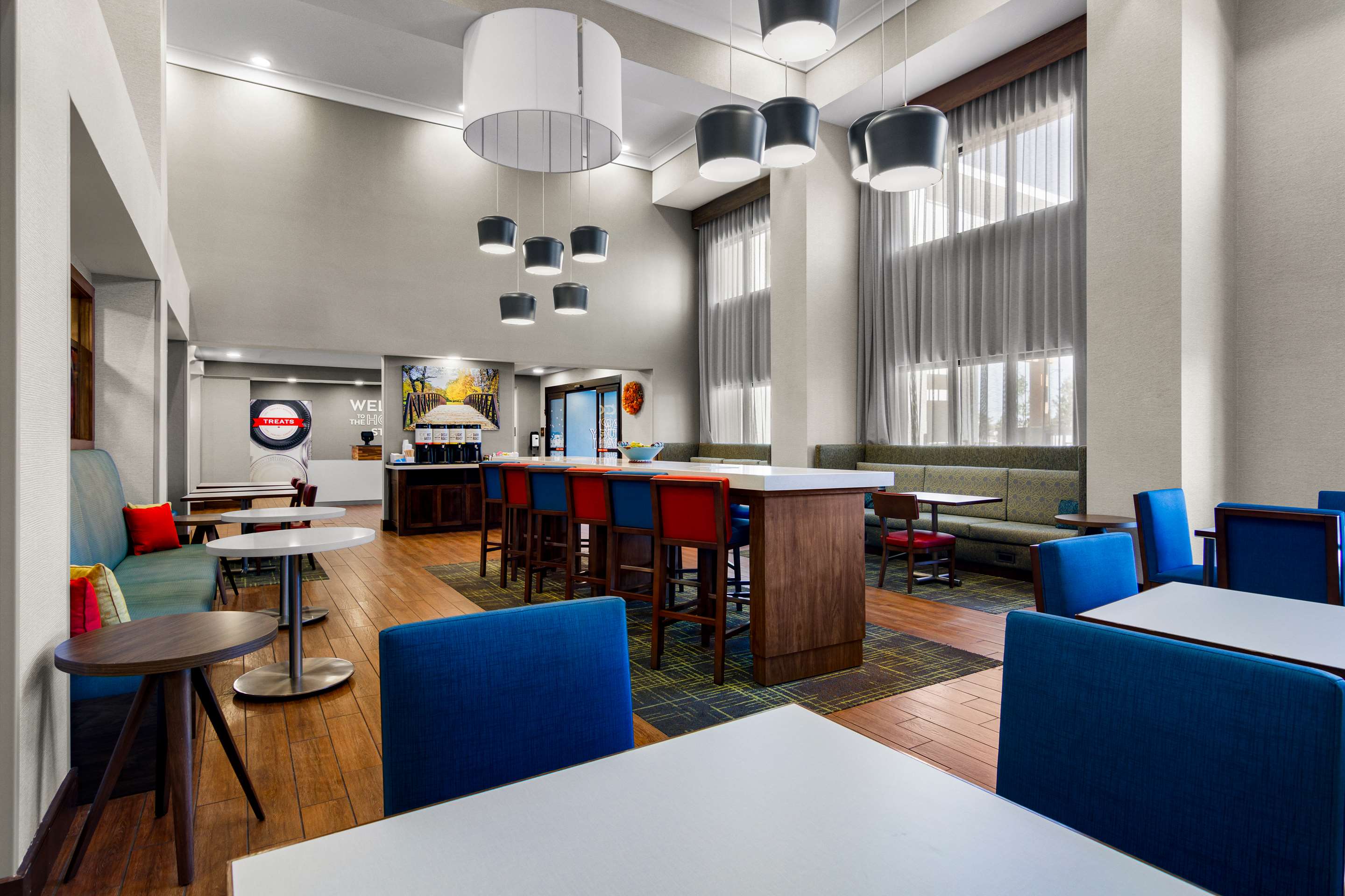 Lobby | Hampton Inn & Suites Schererville