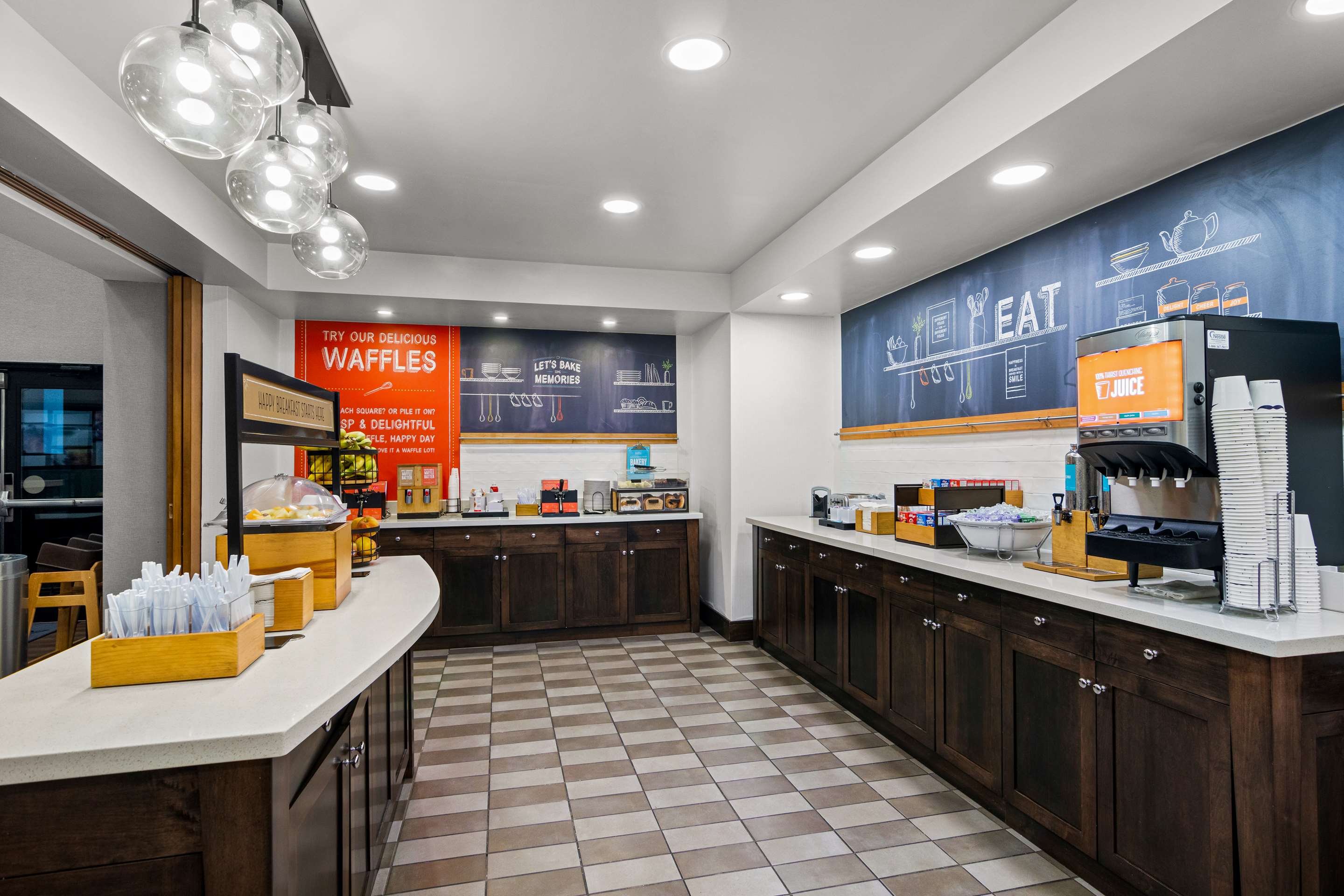 Breakfast Area | Hampton Inn & Suites Schererville