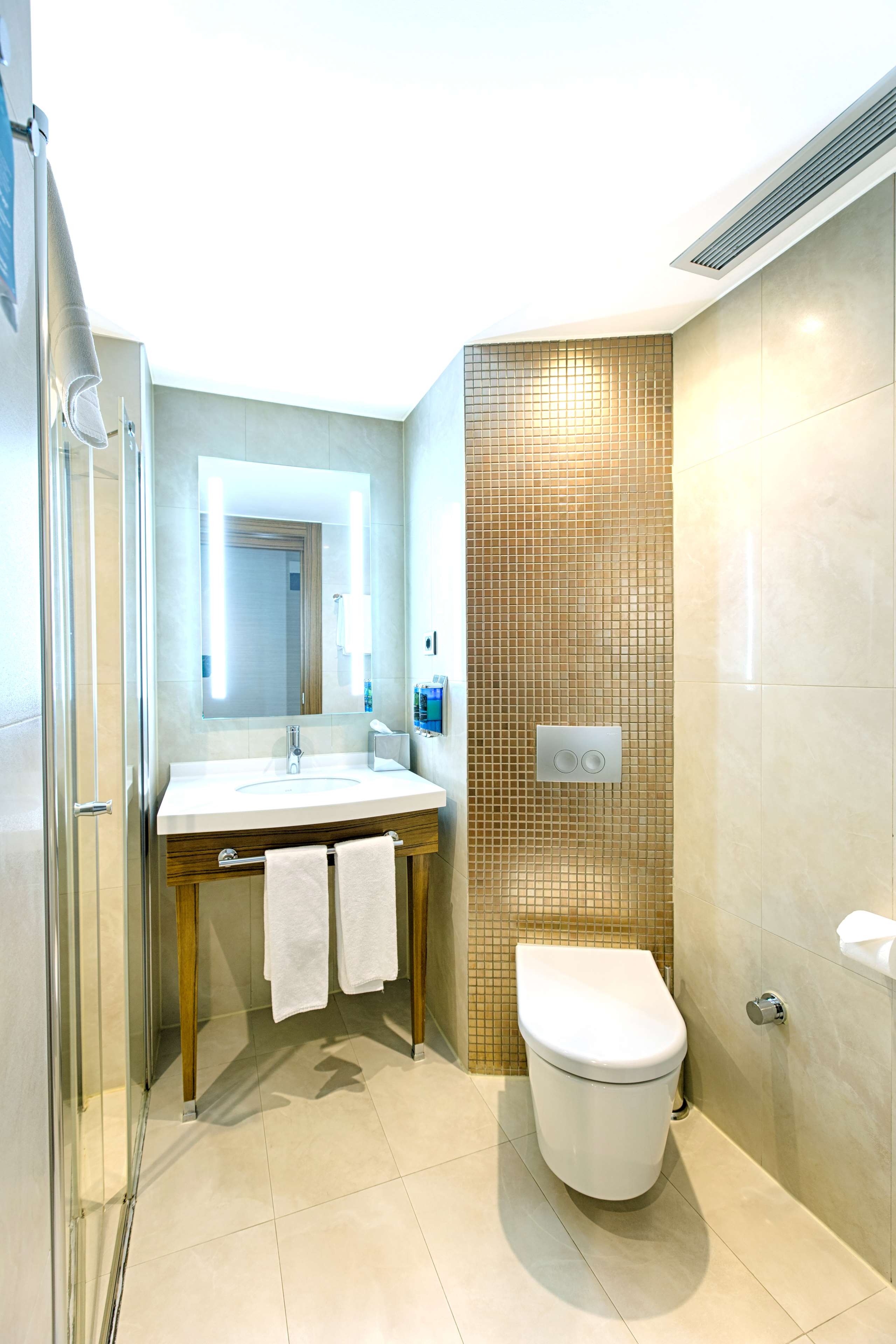 Hampton by Hilton Gaziantep Room Type - QUEEN RM W SOFA FRIDGE NS