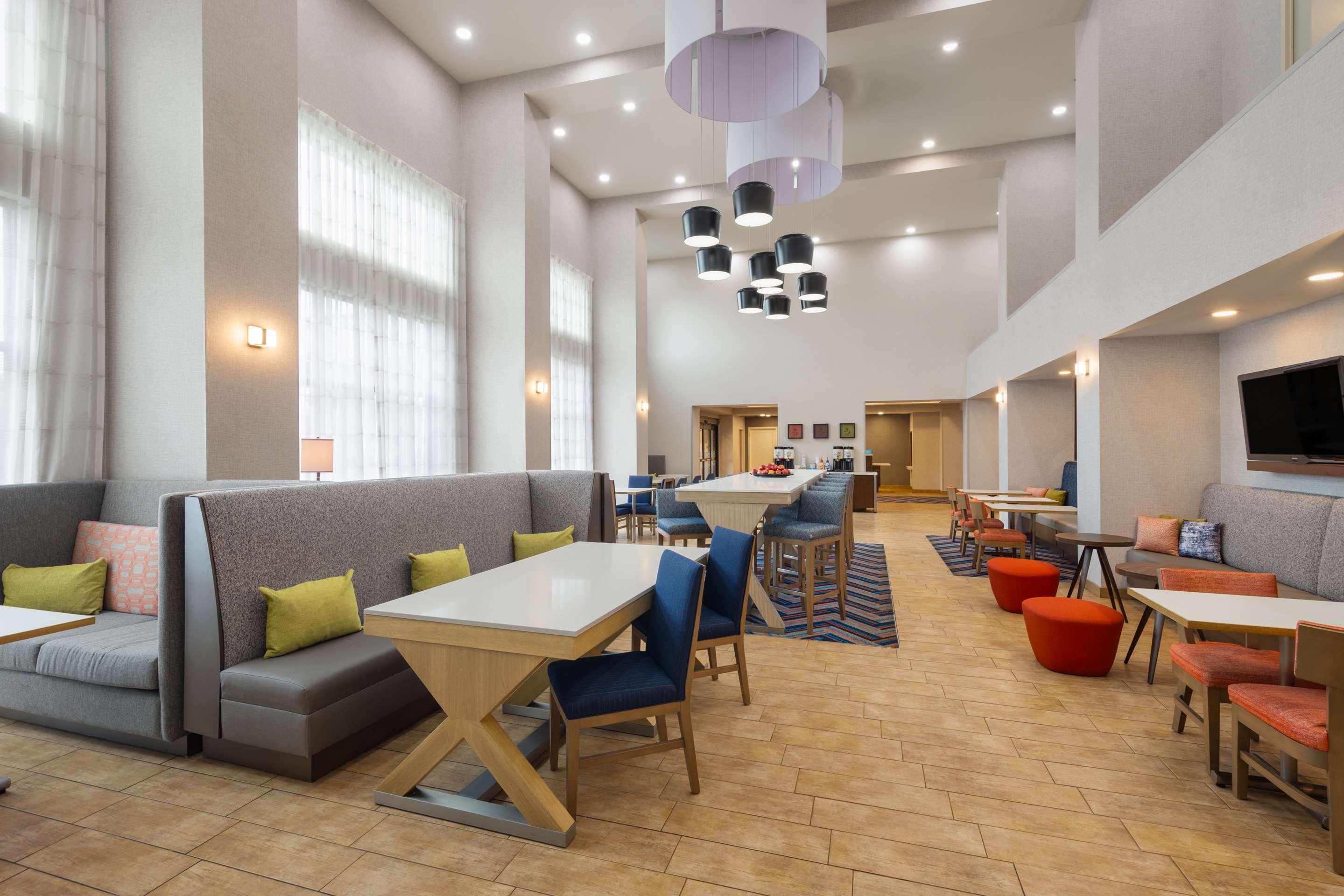 Lobby | Hampton Inn & Suites Harrisburg/North
