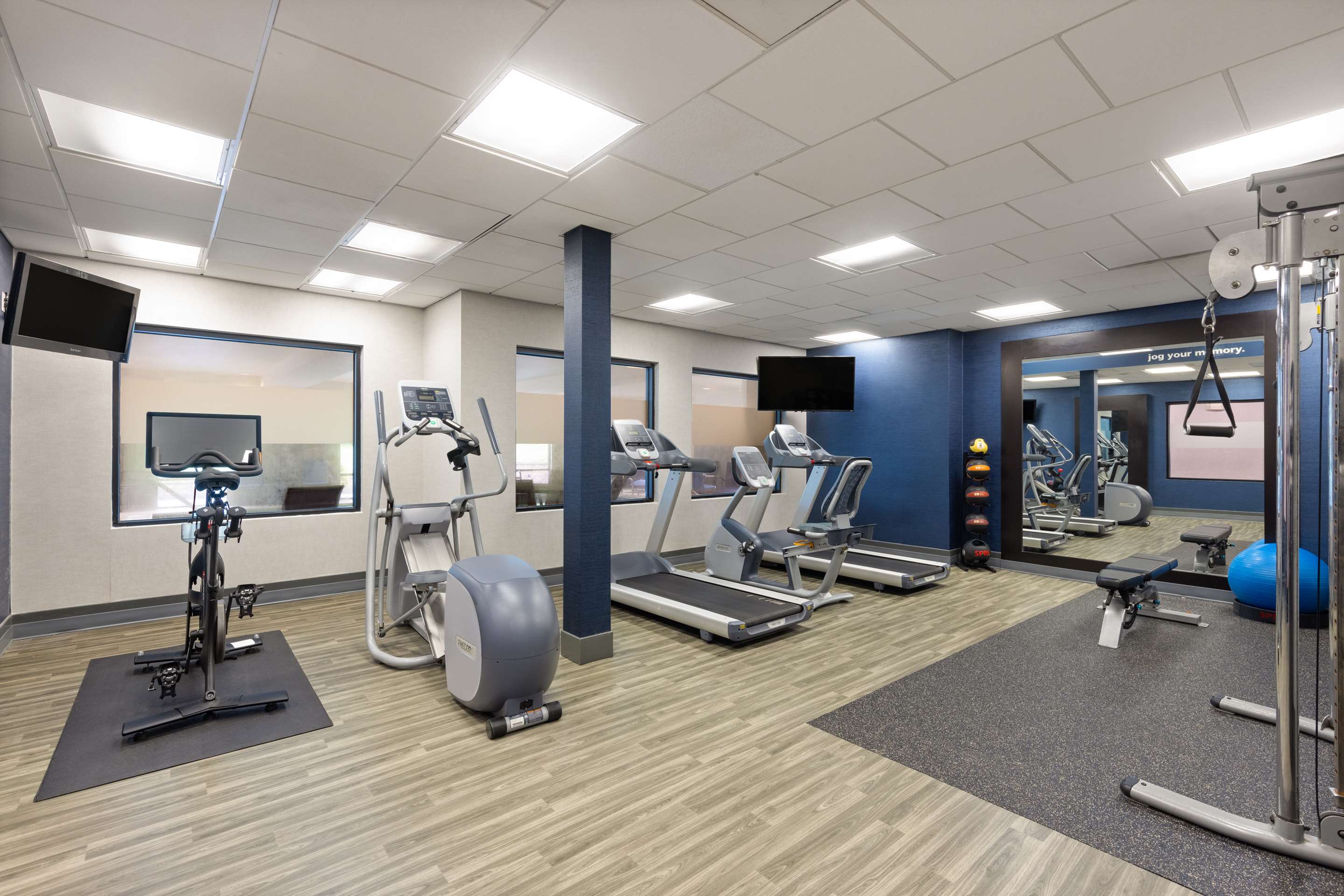 Health club fitness center gym | Hampton Inn & Suites Harrisburg/North