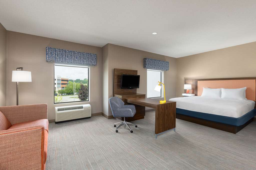 Hampton Inn & Suites Harrisburg/North, PA-guestroom-Guest Room,On-Site.jpg