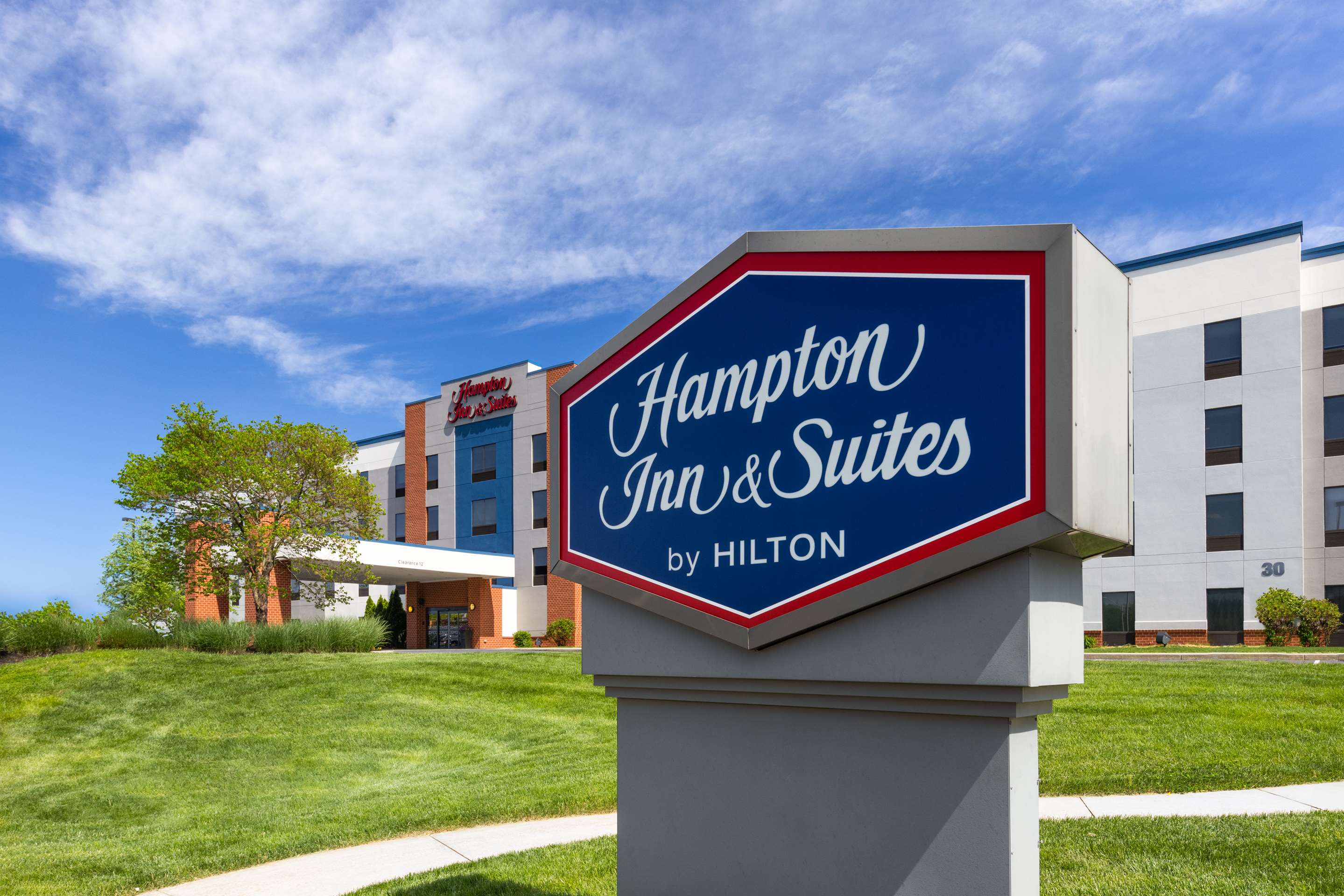 Exterior | Hampton Inn & Suites Harrisburg/North