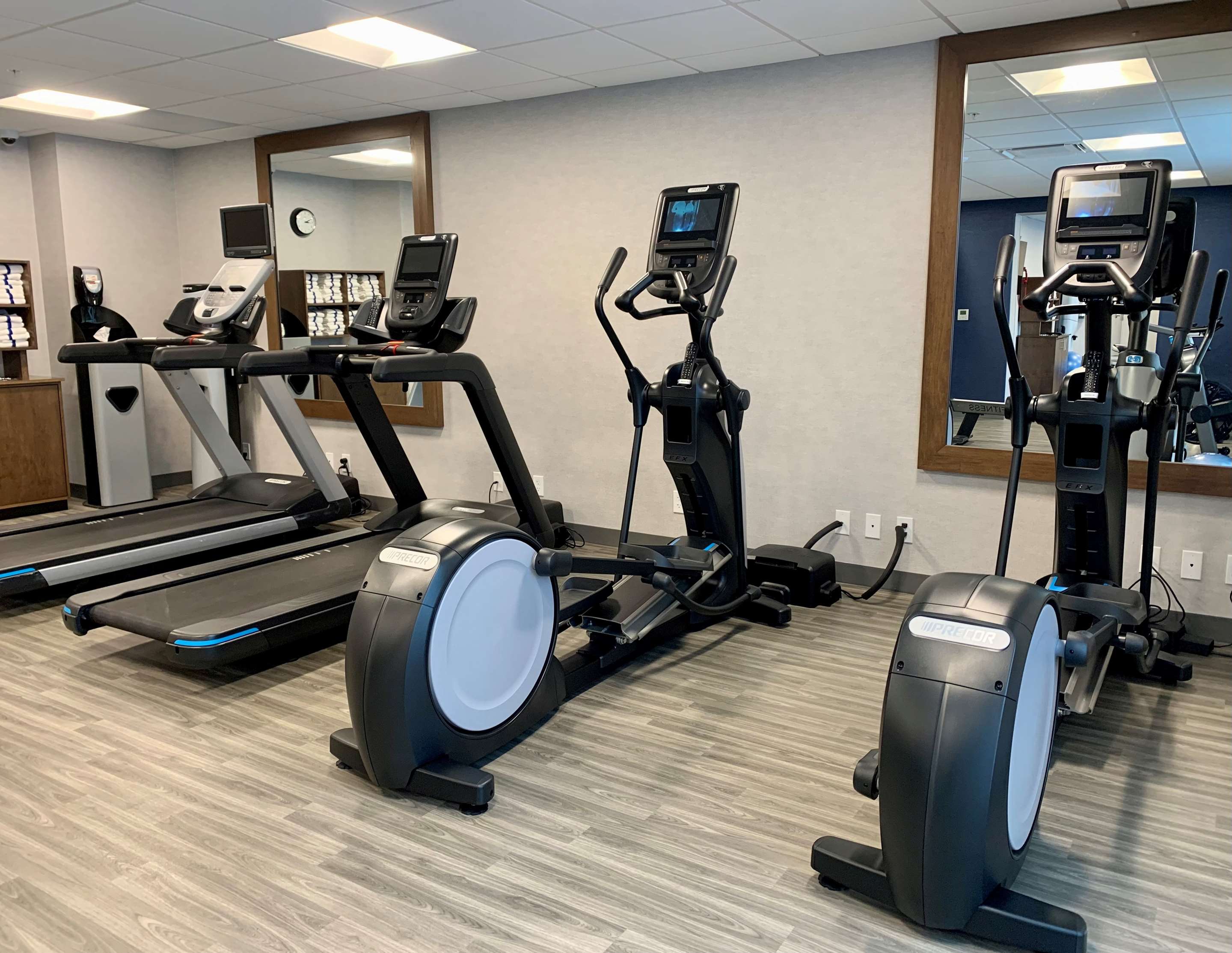 Health club fitness center gym | Hampton Inn Harrisburg-East (Hershey Area)