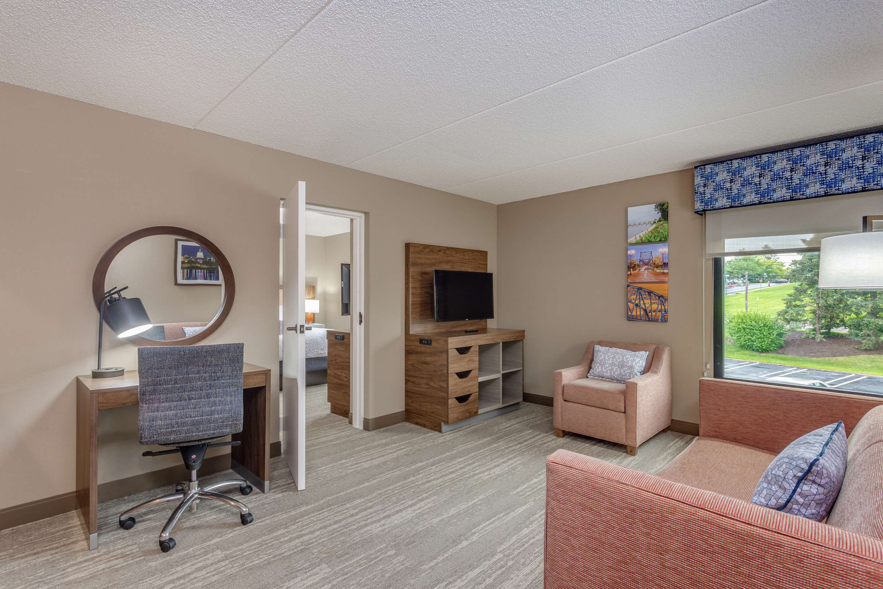 Guest room