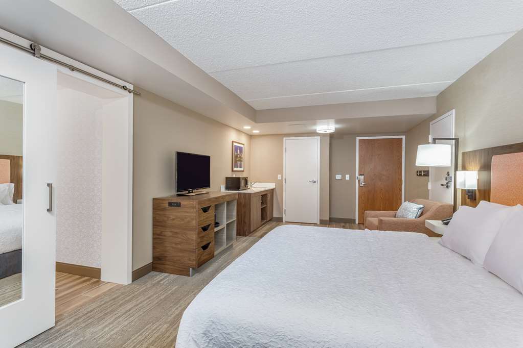 Hampton Inn Harrisburg-East/Hershey Room Type - 1KG MOB HR ACC  W TUB STE