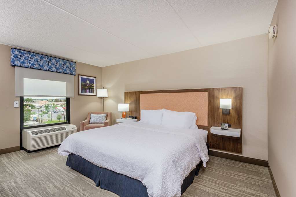 Hampton Inn Harrisburg-East/Hershey Room Type - 1KG MOB HR ACC TUB STUD NS