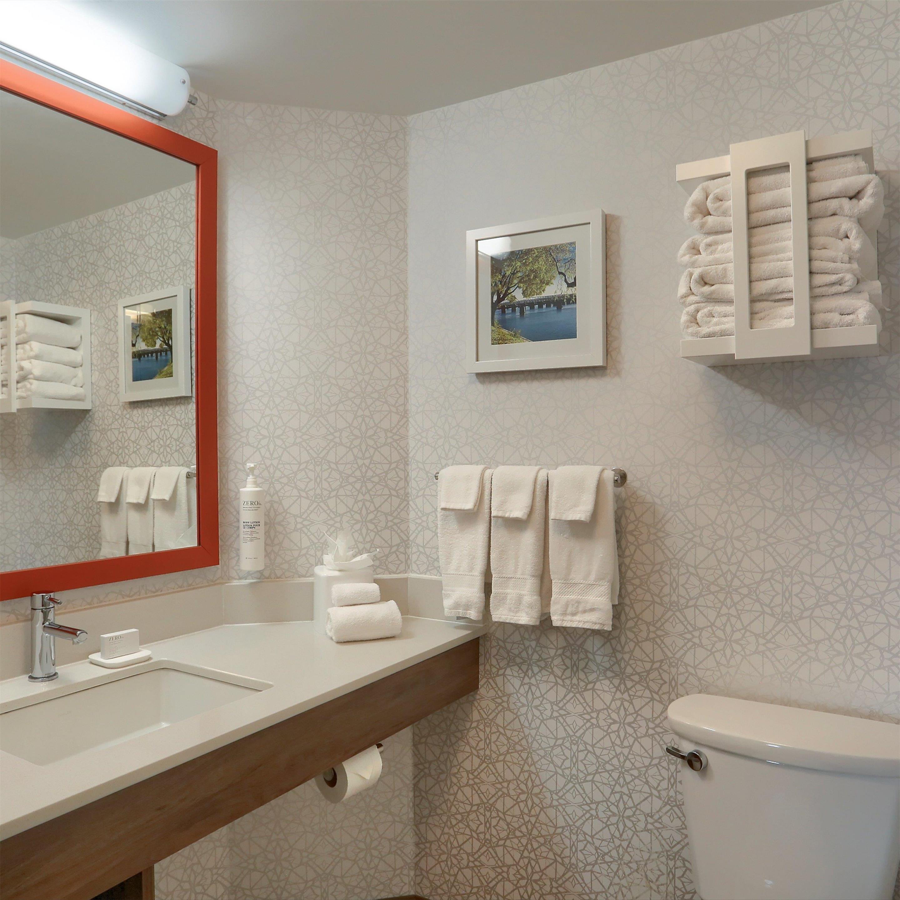 Guest room bath