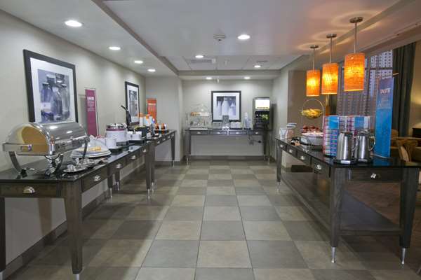 Restaurant - Hampton Inn & Suites Wiggins