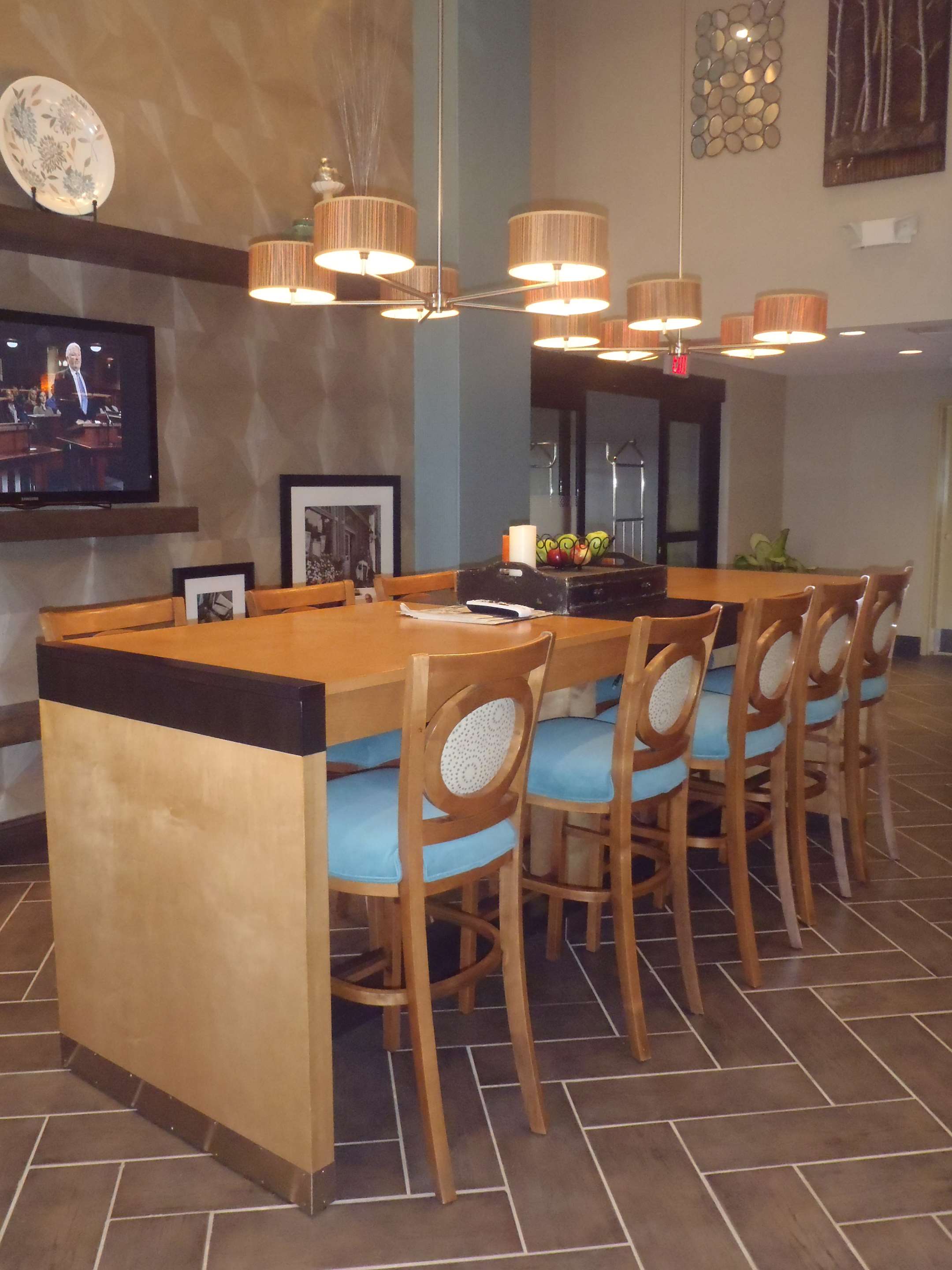 Reception | Hampton Inn & Suites Wiggins