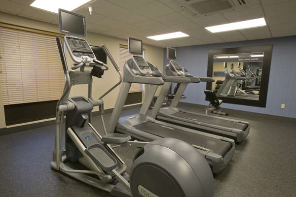 Fitness/ Exercise Room - Hampton Inn & Suites Wiggins