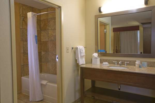  - Hampton Inn & Suites Wiggins