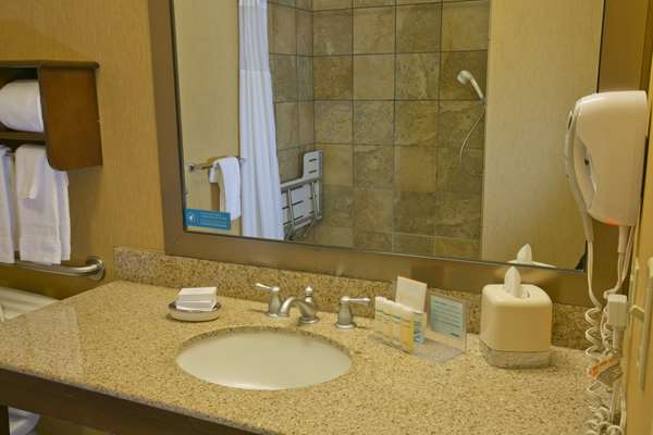  - Hampton Inn & Suites Wiggins