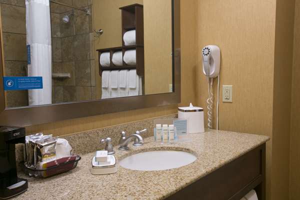  - Hampton Inn & Suites Wiggins