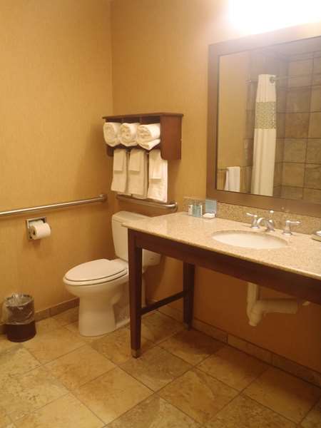  - Hampton Inn & Suites Wiggins