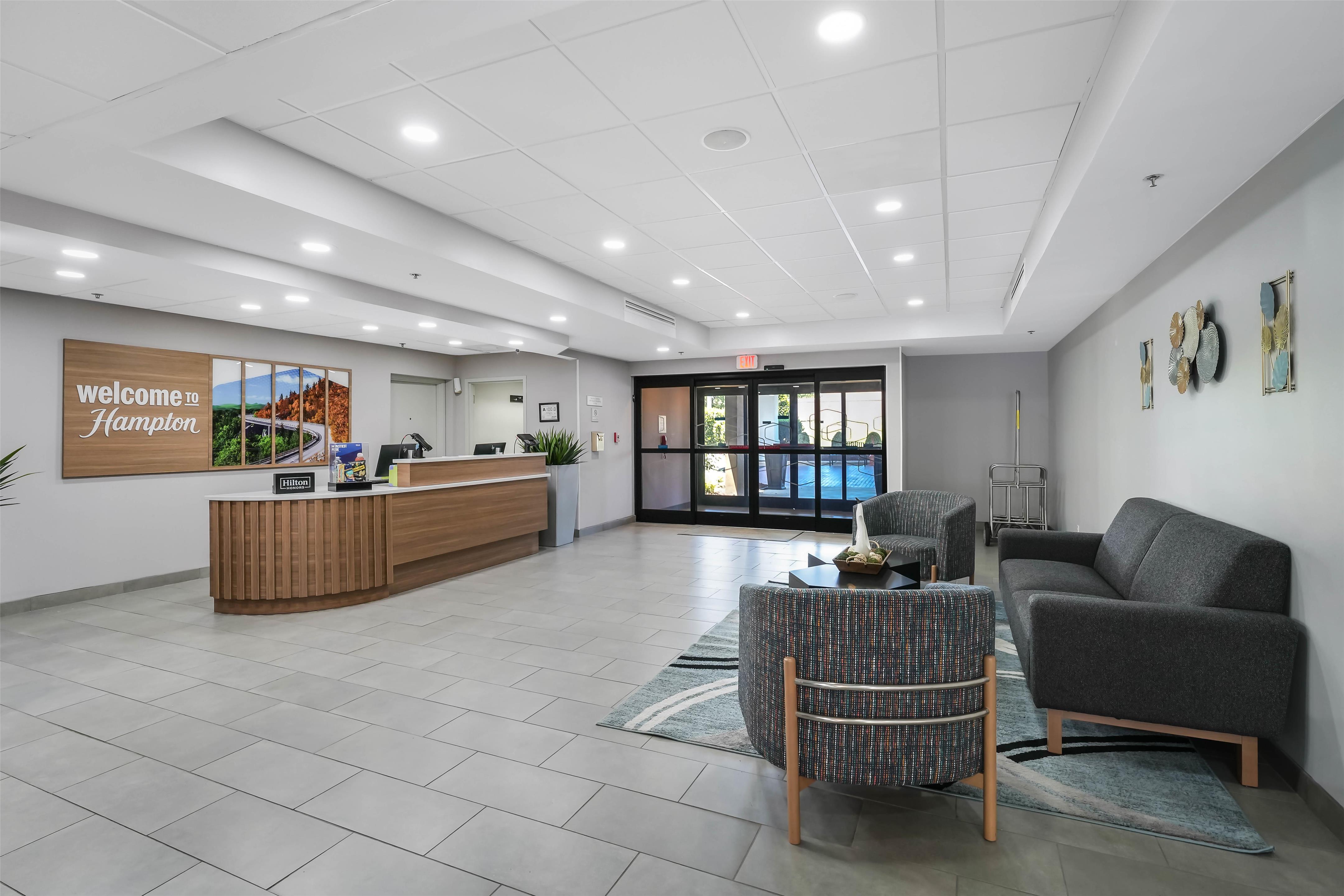 Reception | Hampton Inn Henderson