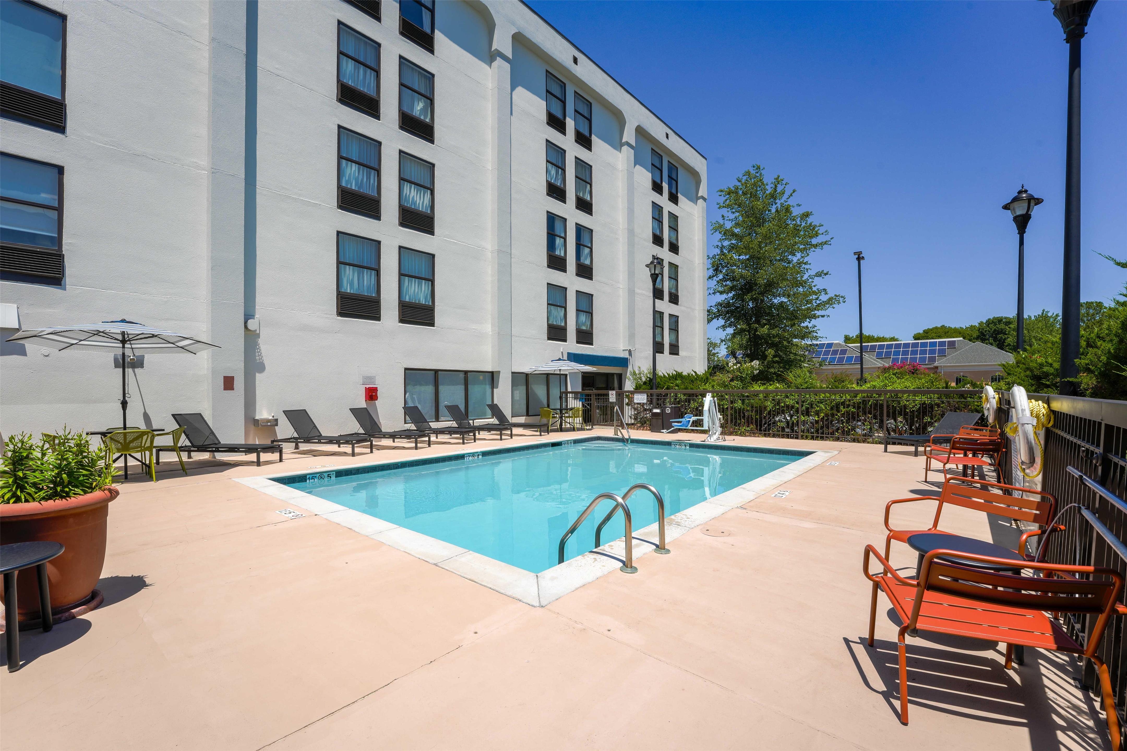 Pool | Hampton Inn Henderson