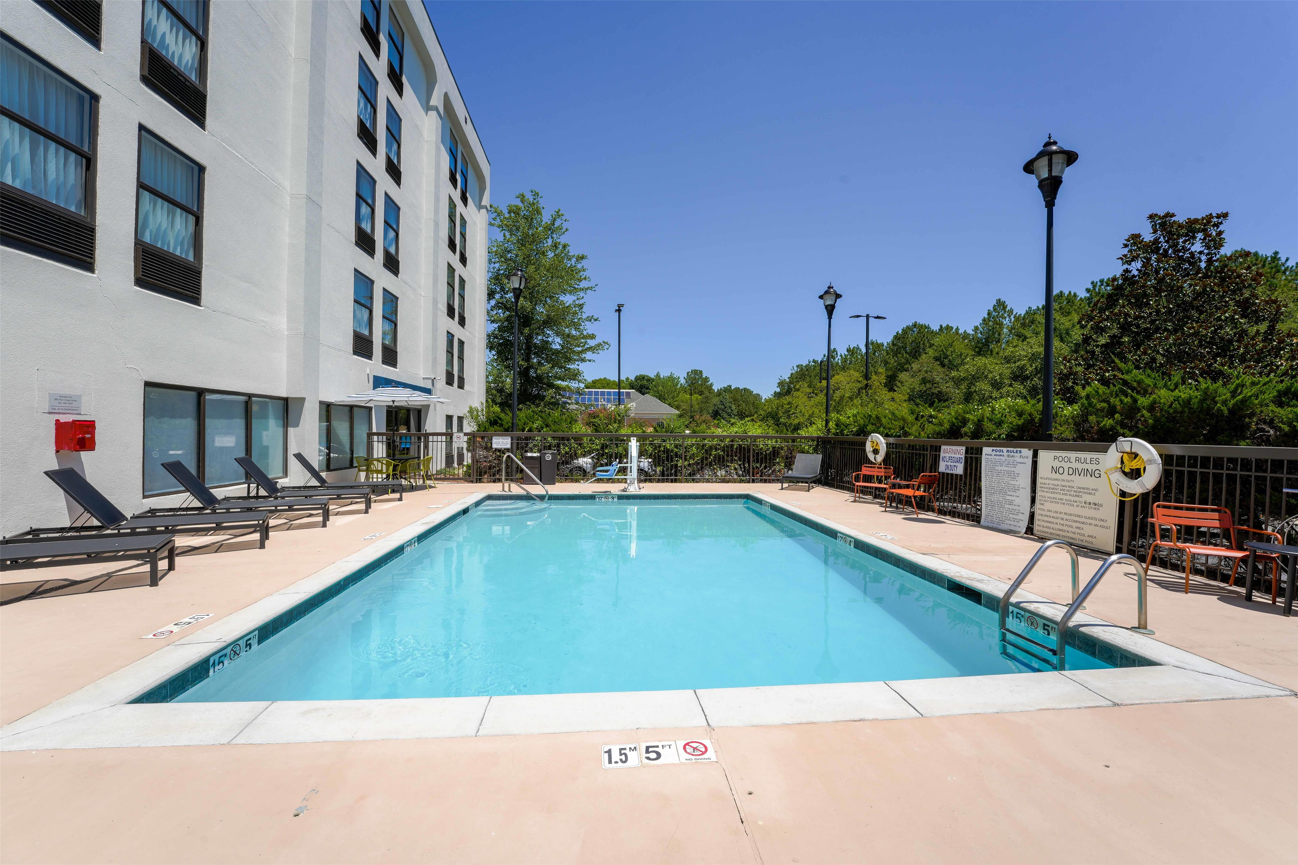 Pool | Hampton Inn Henderson
