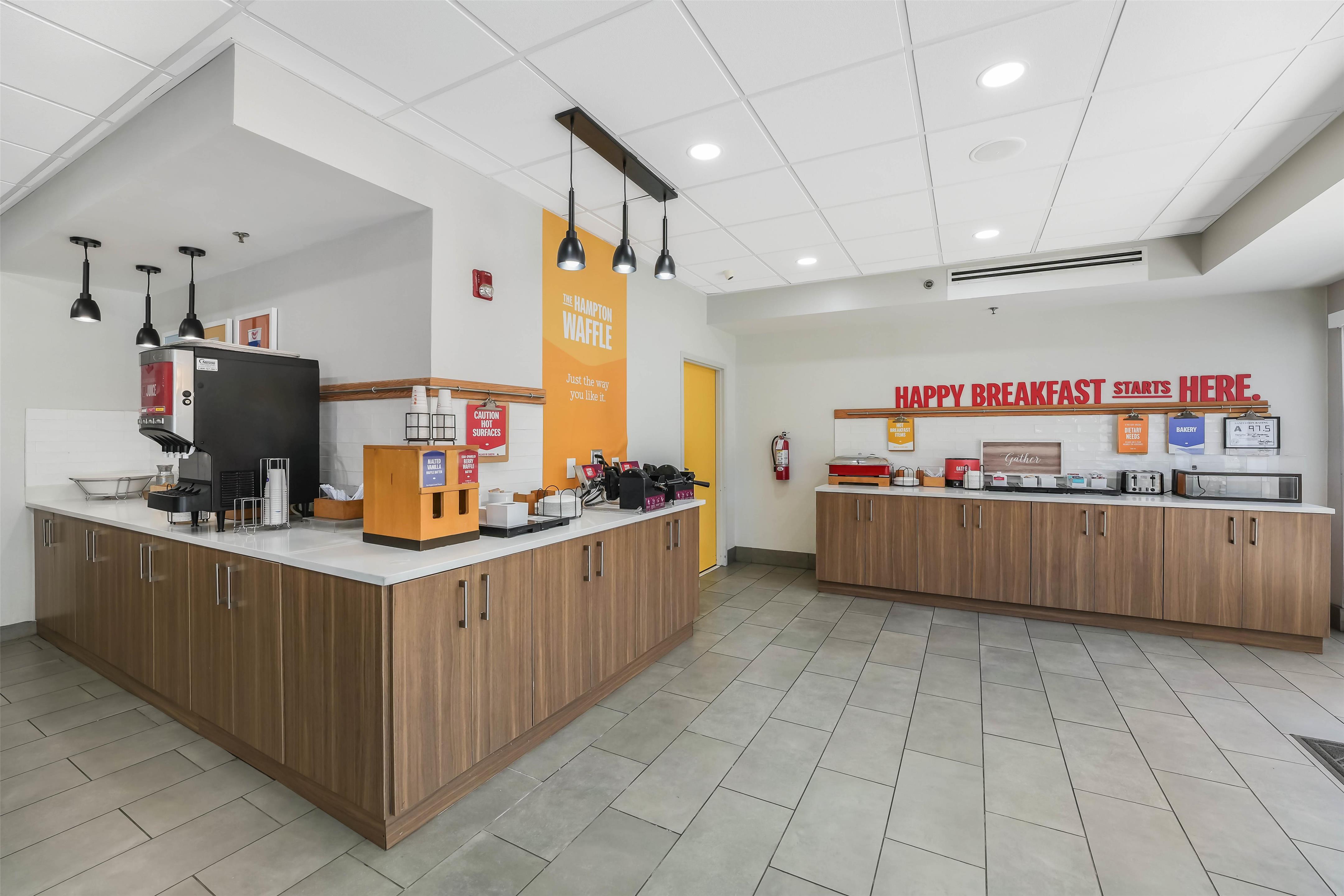 Breakfast Area | Hampton Inn Henderson
