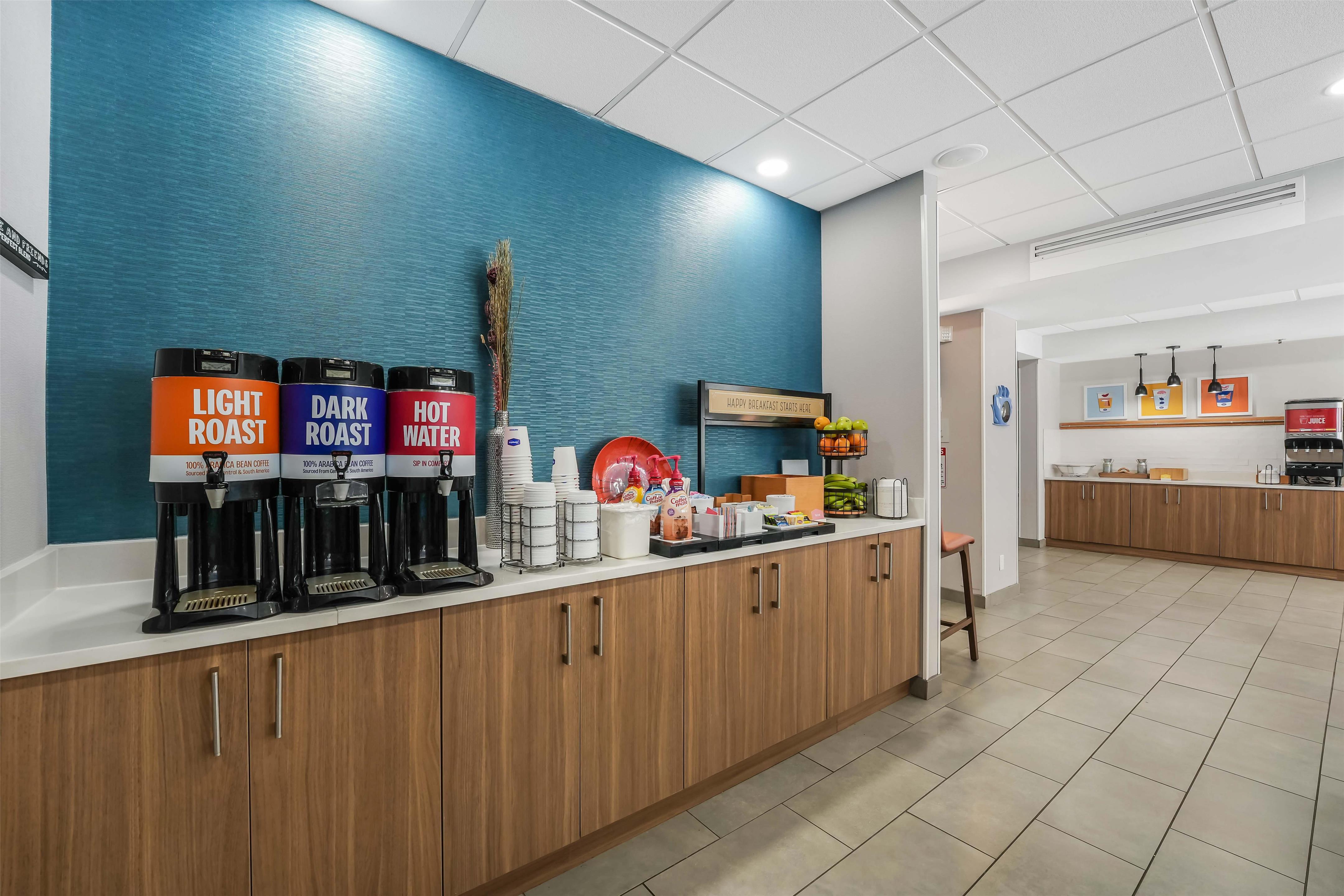 Breakfast Area | Hampton Inn Henderson