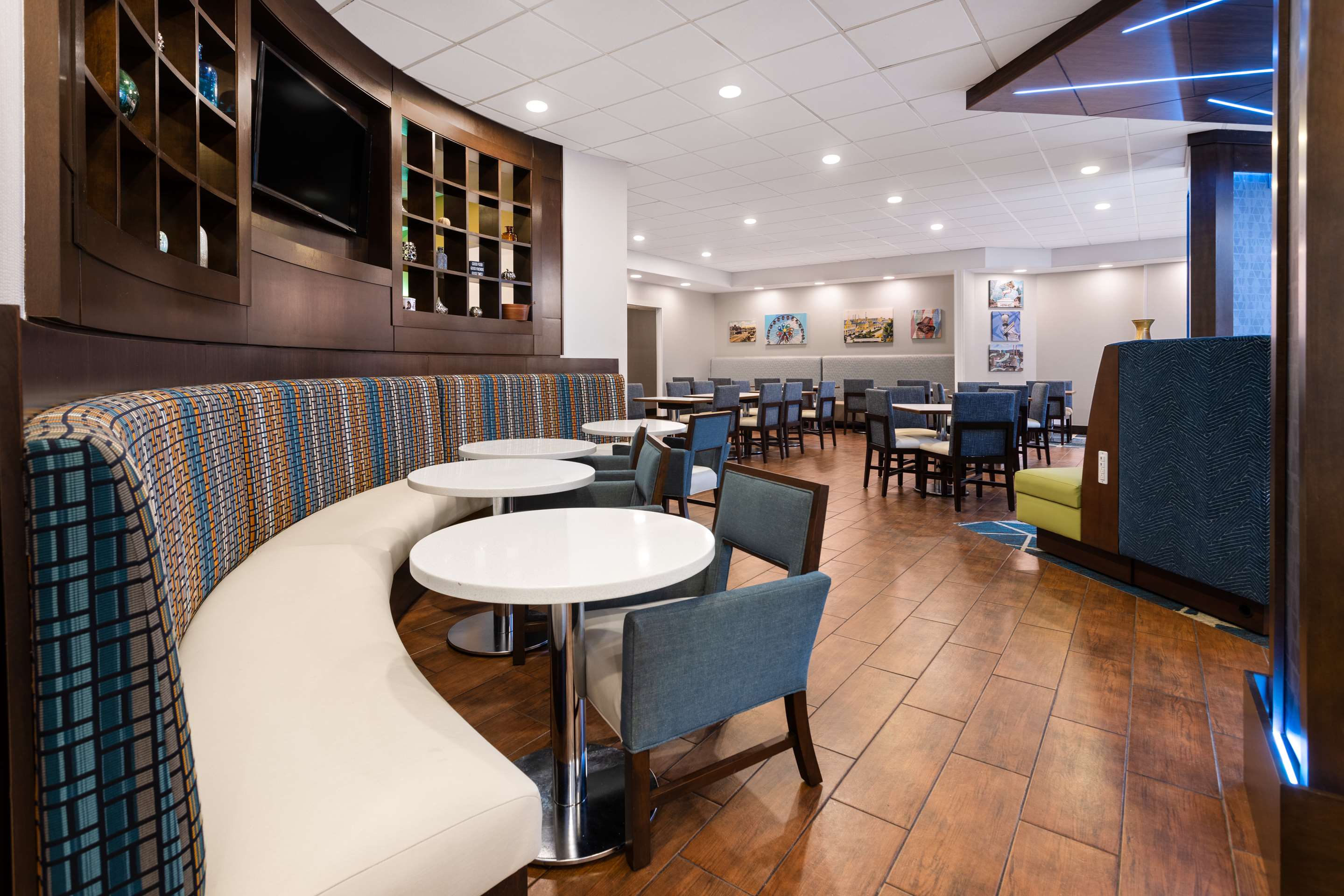Lobby | Hampton Inn & Suites Hershey