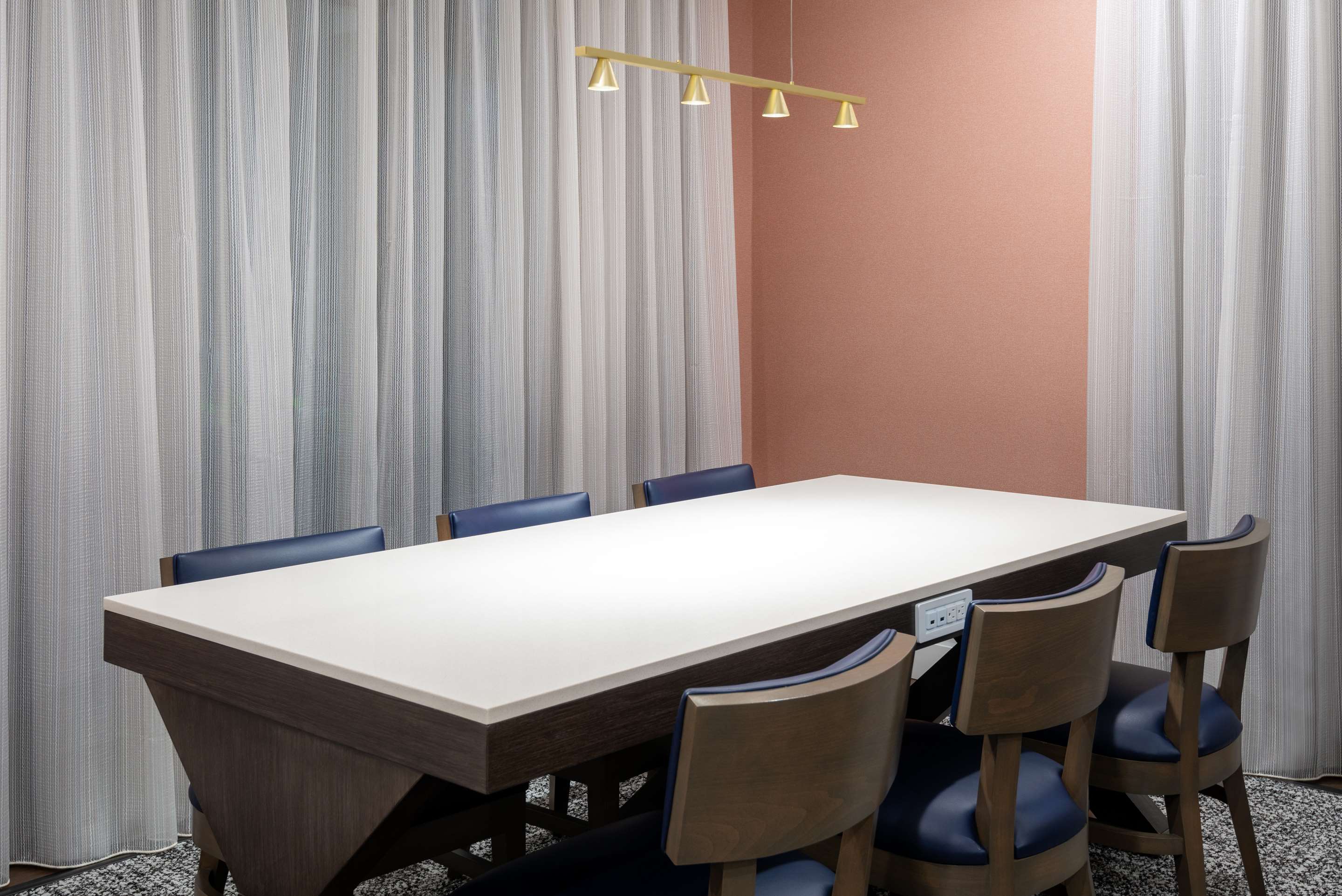 Lobby | Hampton Inn & Suites Hartford/Farmington