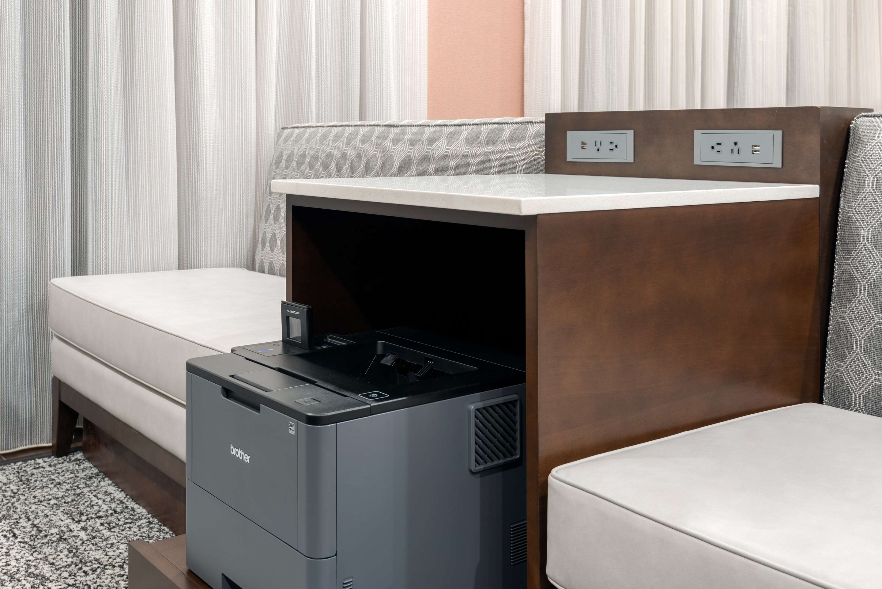 Business Center | Hampton Inn & Suites Hartford/Farmington