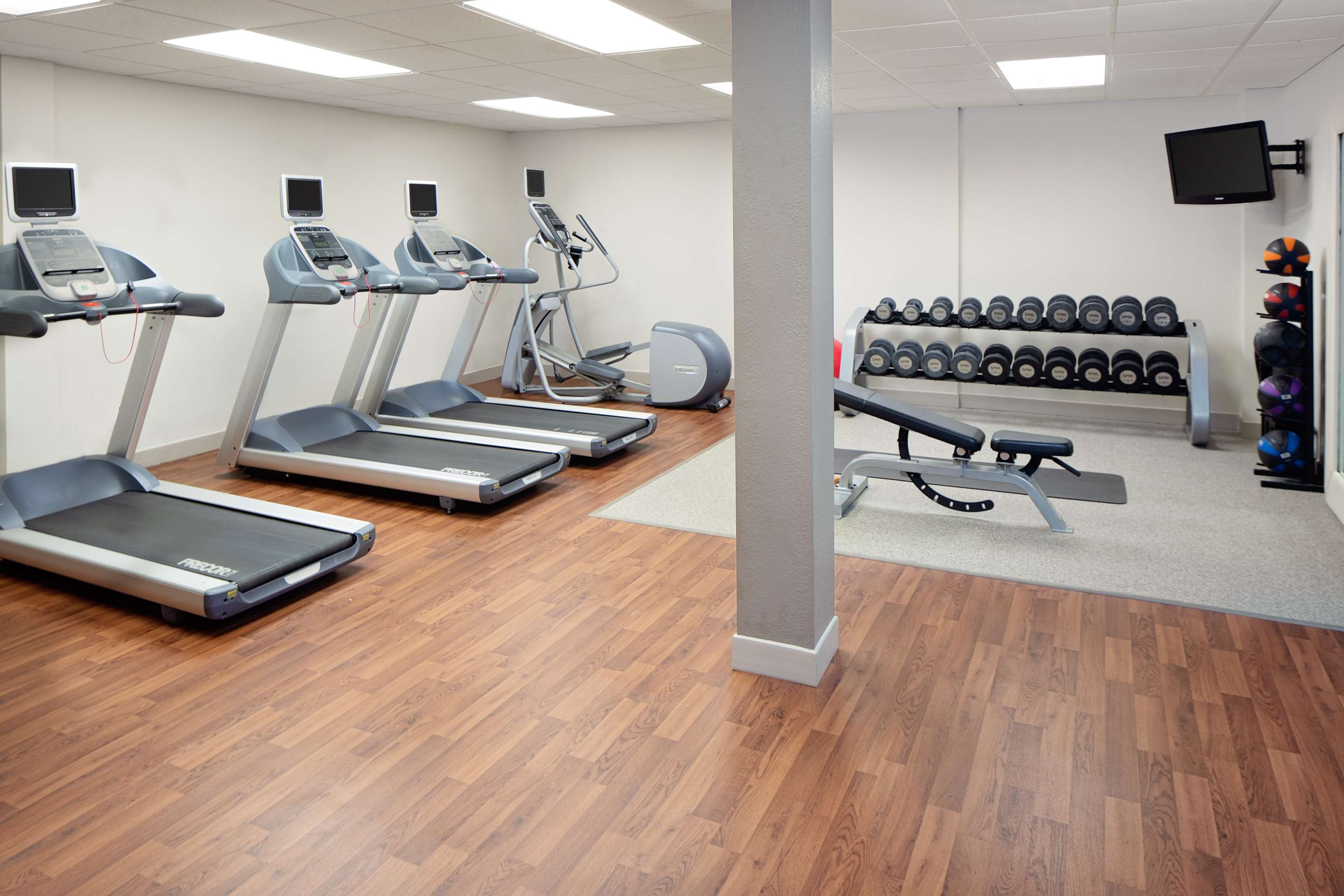 Health club fitness center gym | Homewood Suites by Hilton Hartford-Farmington